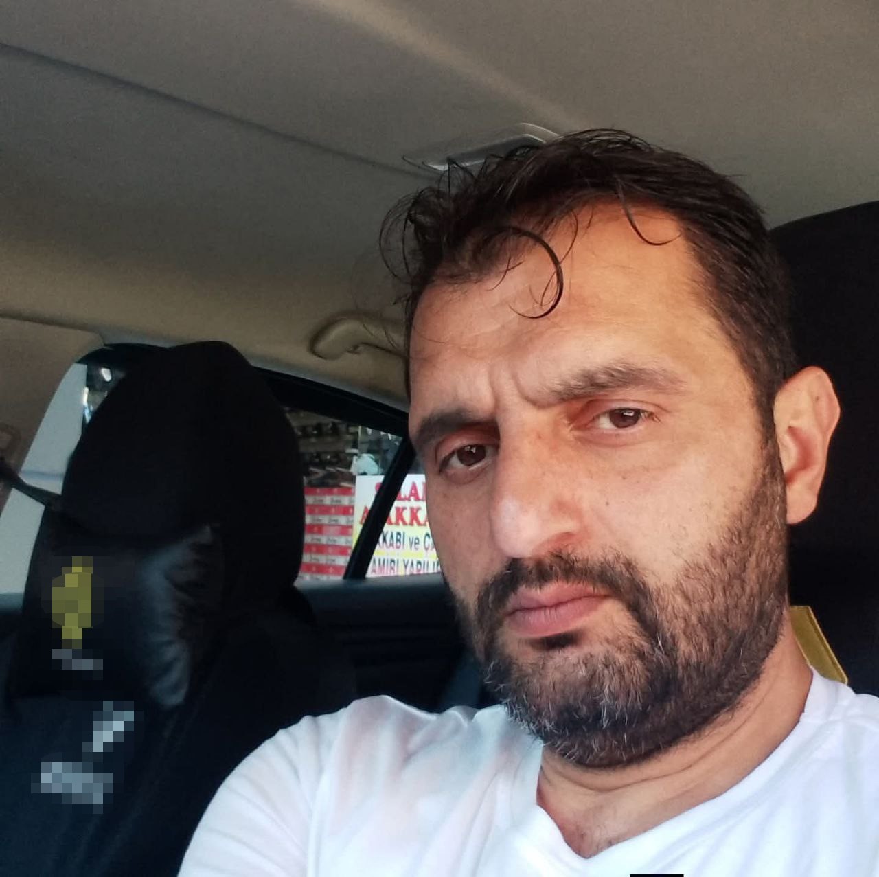 Otomobilinde silahlı saldırıya uğradı, hayatını kaybetti
