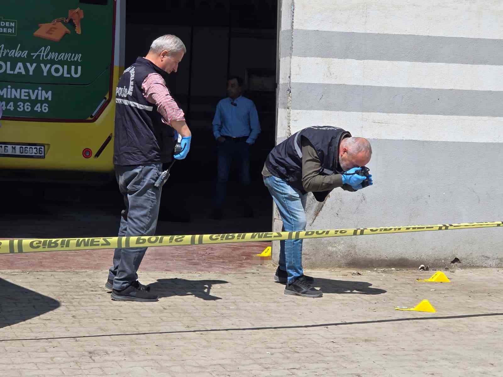 Otomobilini tamire götürdüğü tamircide vuruldu
