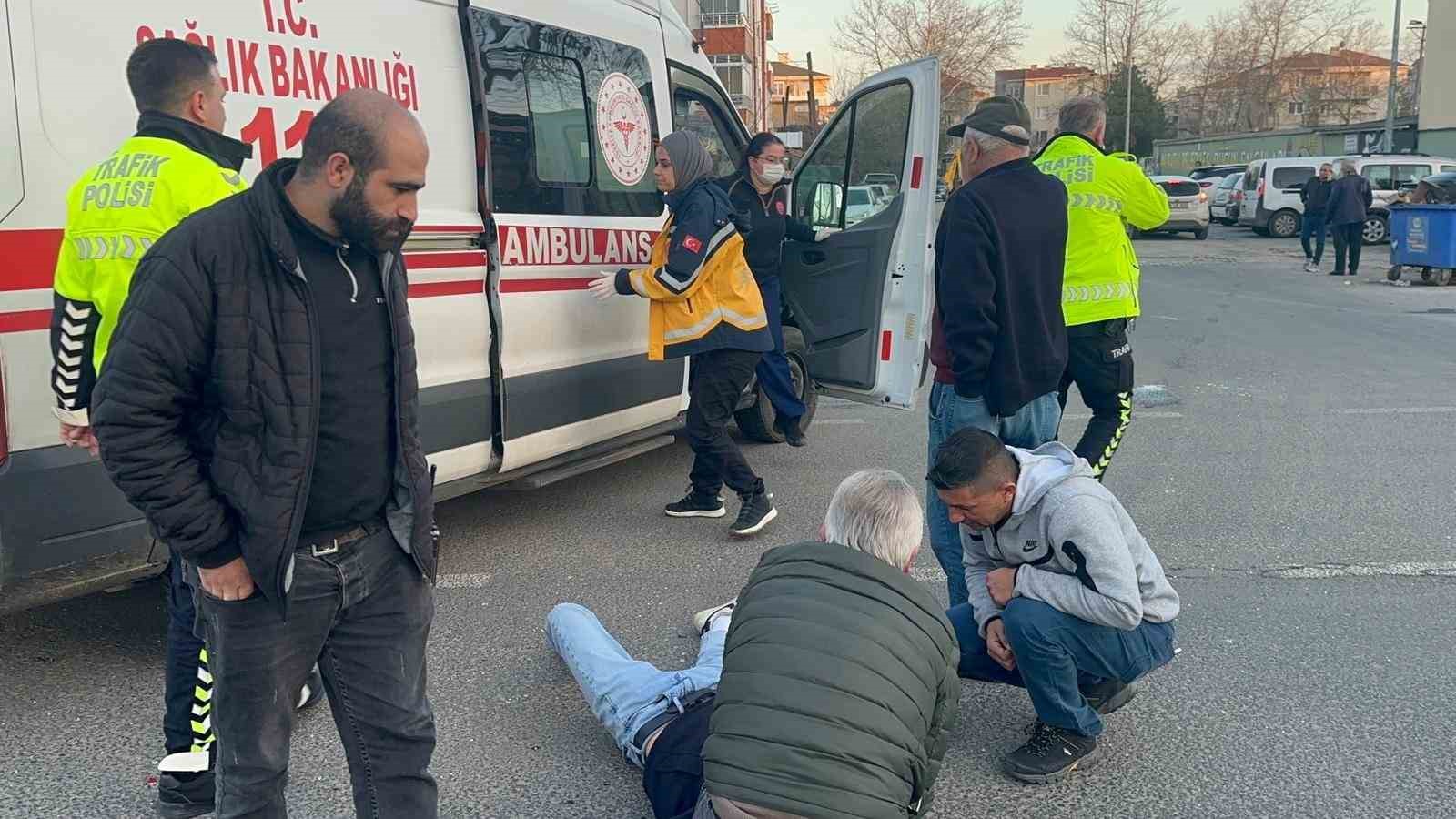 Otomobille çarpışan motosikletin sürücüsü yaralandı
