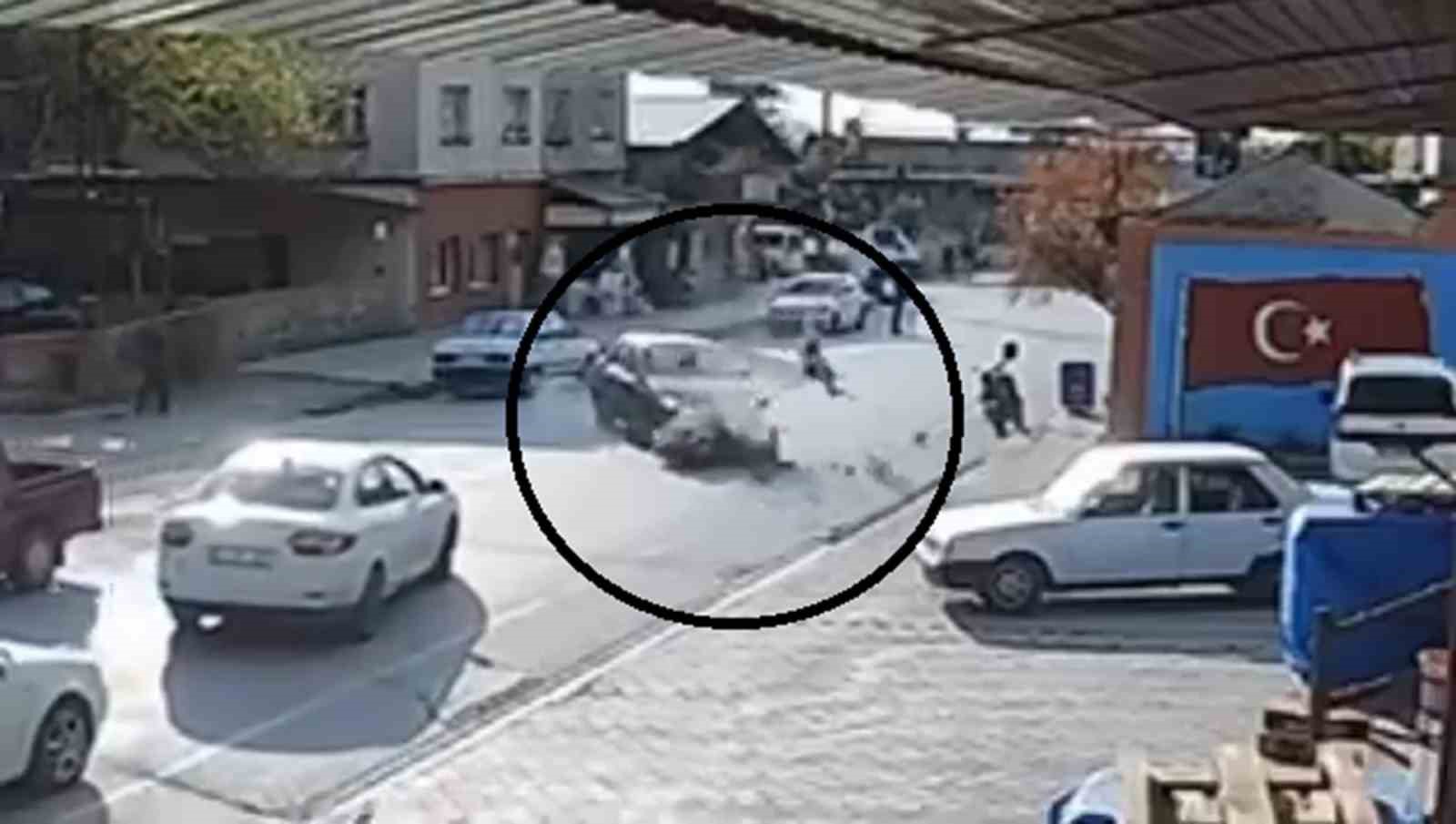 Otomobille çarpışan motosikletin sürücüsü yaralandı
