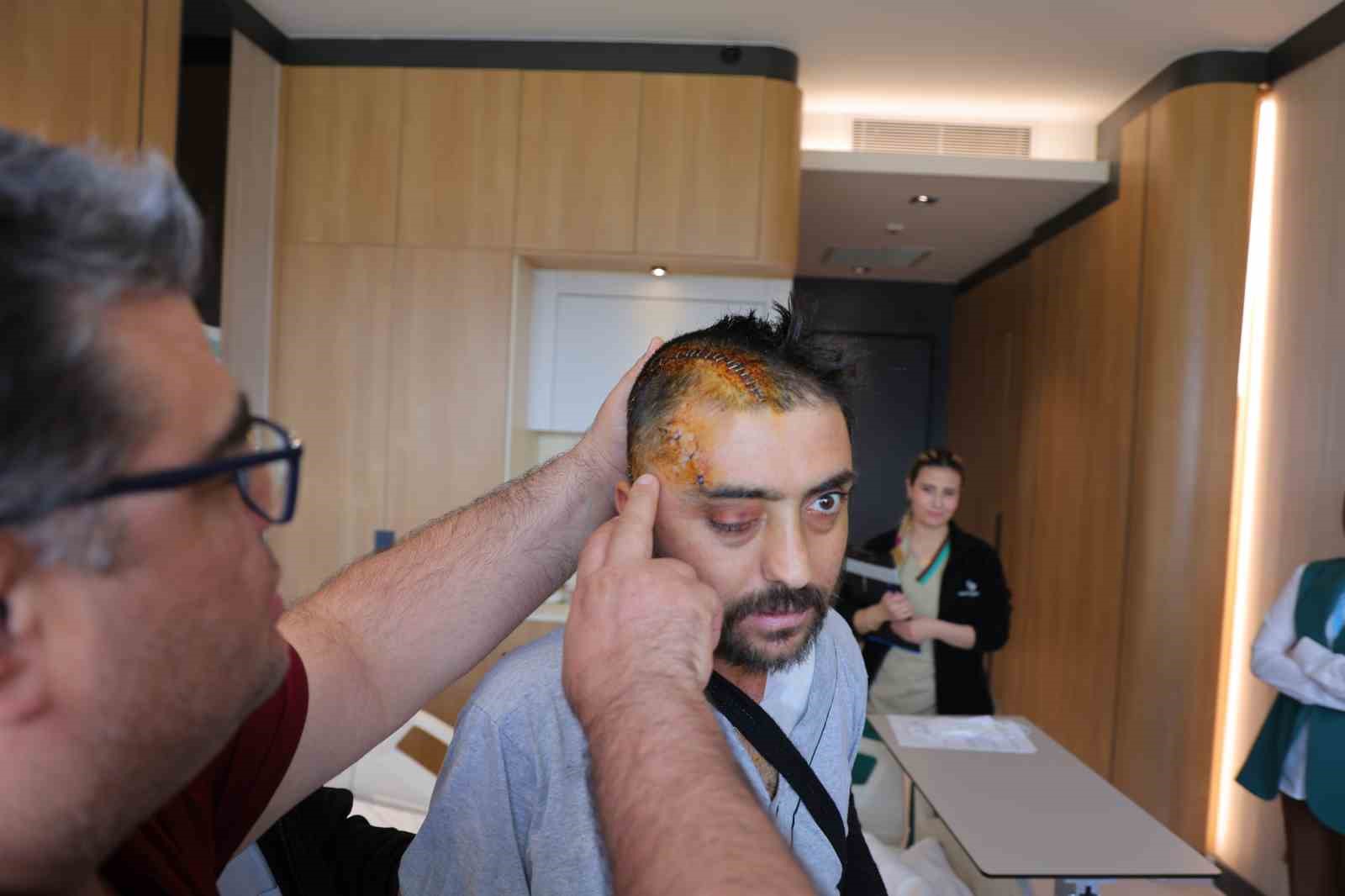 Otomobille giderken kafasına kaya yuvarlandı, başarılı ameliyatla sağlığına kavuştu
