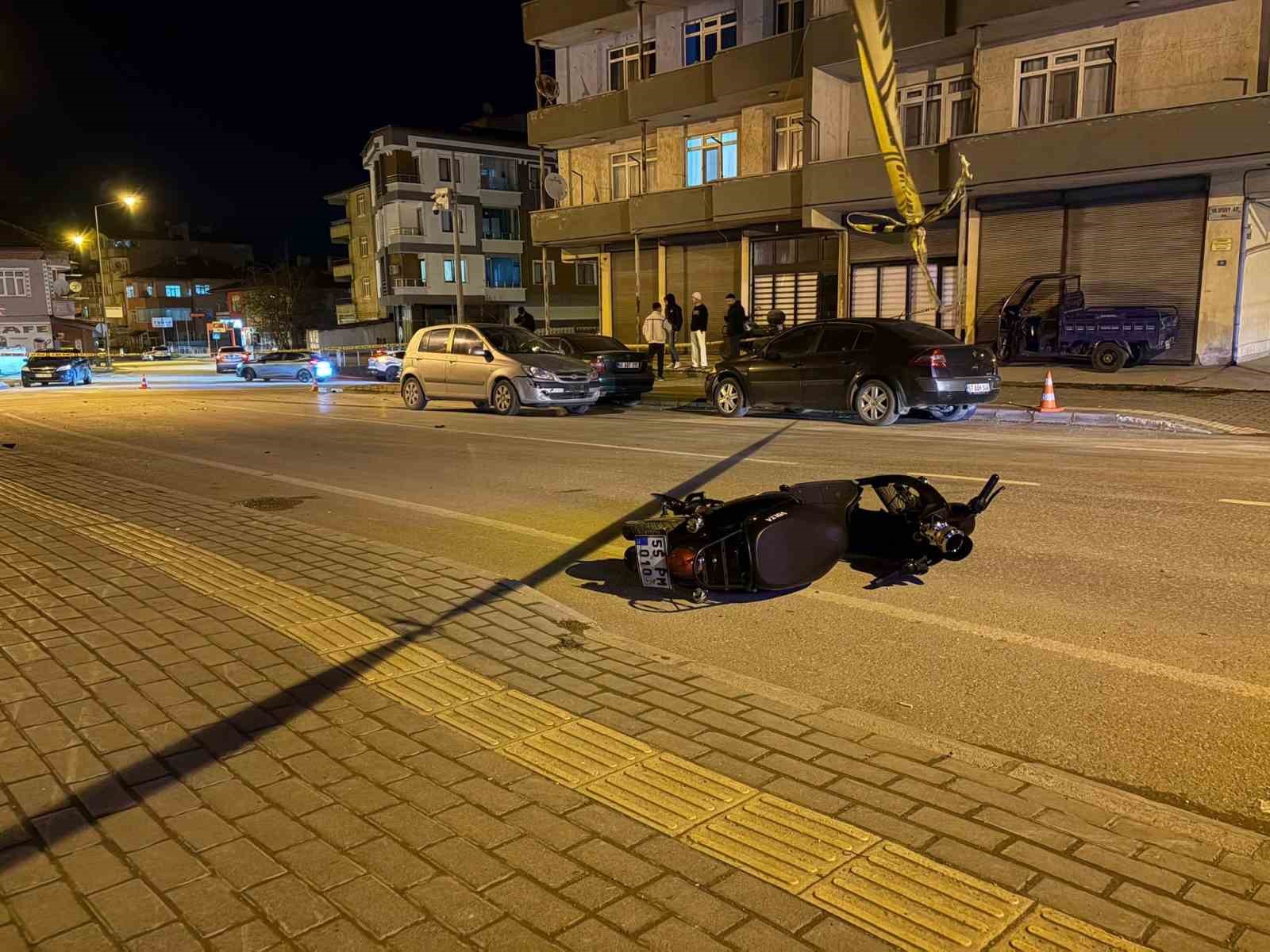 Otomobille motosiklet çarpıştı: 1 ağır yaralı
