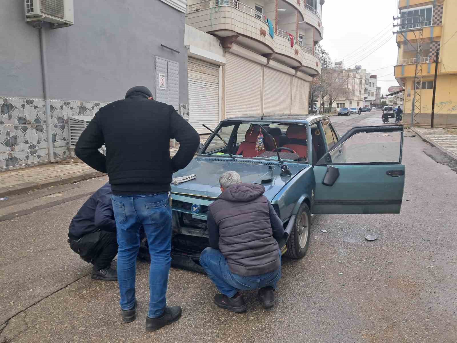 Otomobille motosiklet çarpıştı: 2 yaralı
