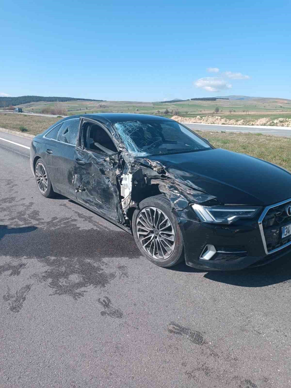 Otomobille patpat çarpıştı: 2 yaralı
