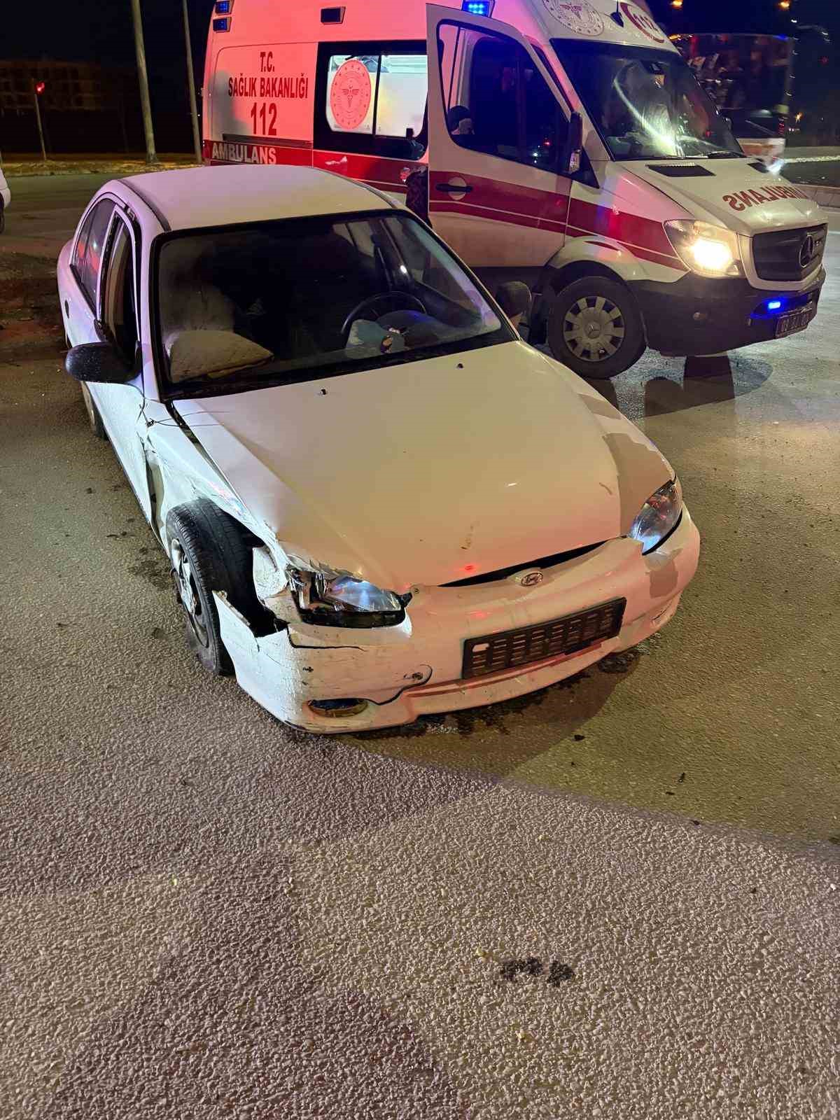 Otomobillerin çarpıştığı kazada 4 kişi yaralandı
