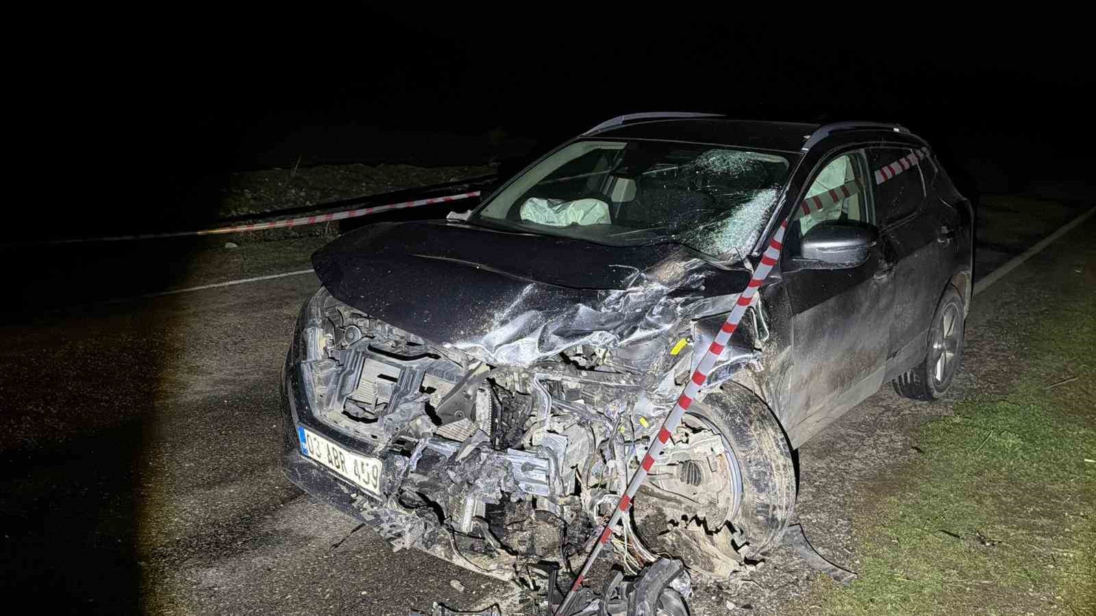 Otomobillerin kafa kafaya çarpıştığı kazada 1 kişi öldü, 1 kişi yaralandı
