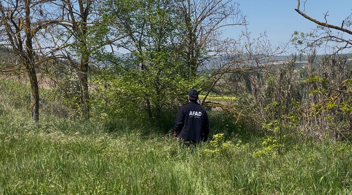 "Otoyola 5 yaşında çocuk bırakıldı" ihbarı ekipleri alarma geçirdi
