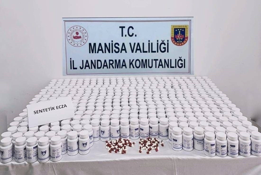 Otoyolda 34 bin 890 hapla yakalandı
Otoyolda 34 bin 890 hapla yakalandı