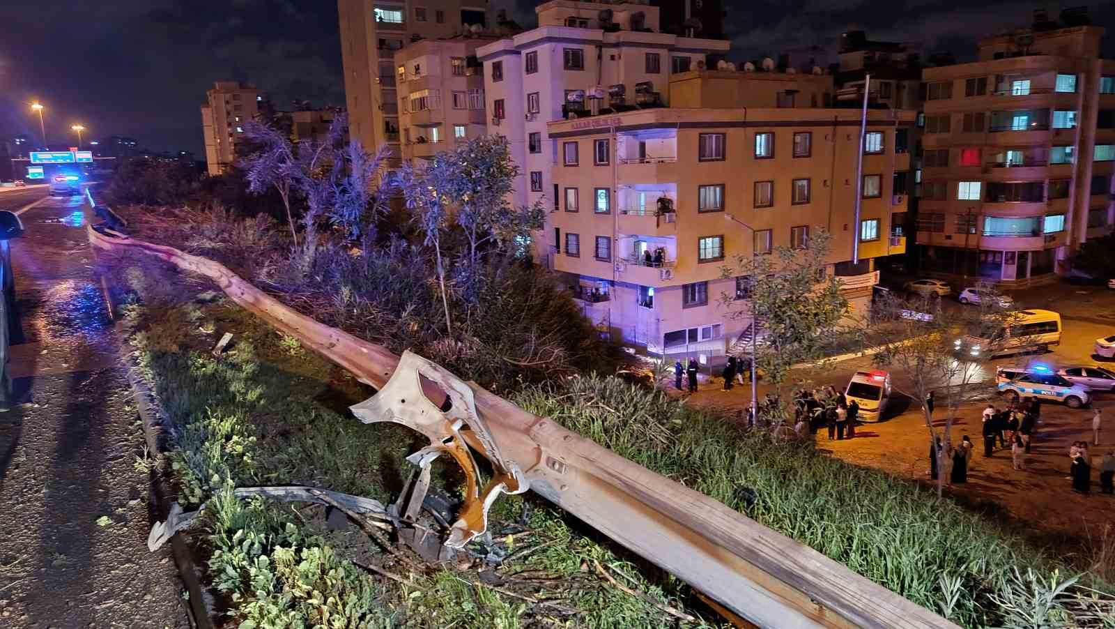 Otoyolda feci kaza: Anne yaralandı, sürücü oğlu öldü
