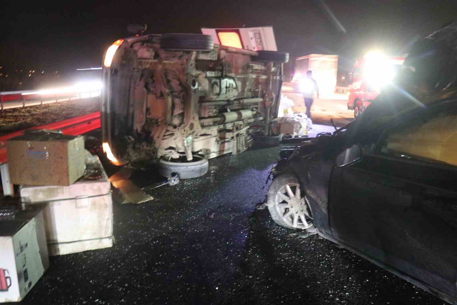 Otoyoldaki feci kazada minibüse arkadan çarpan otomobil sürücüsü 2.11 promil alkollü çıktı
