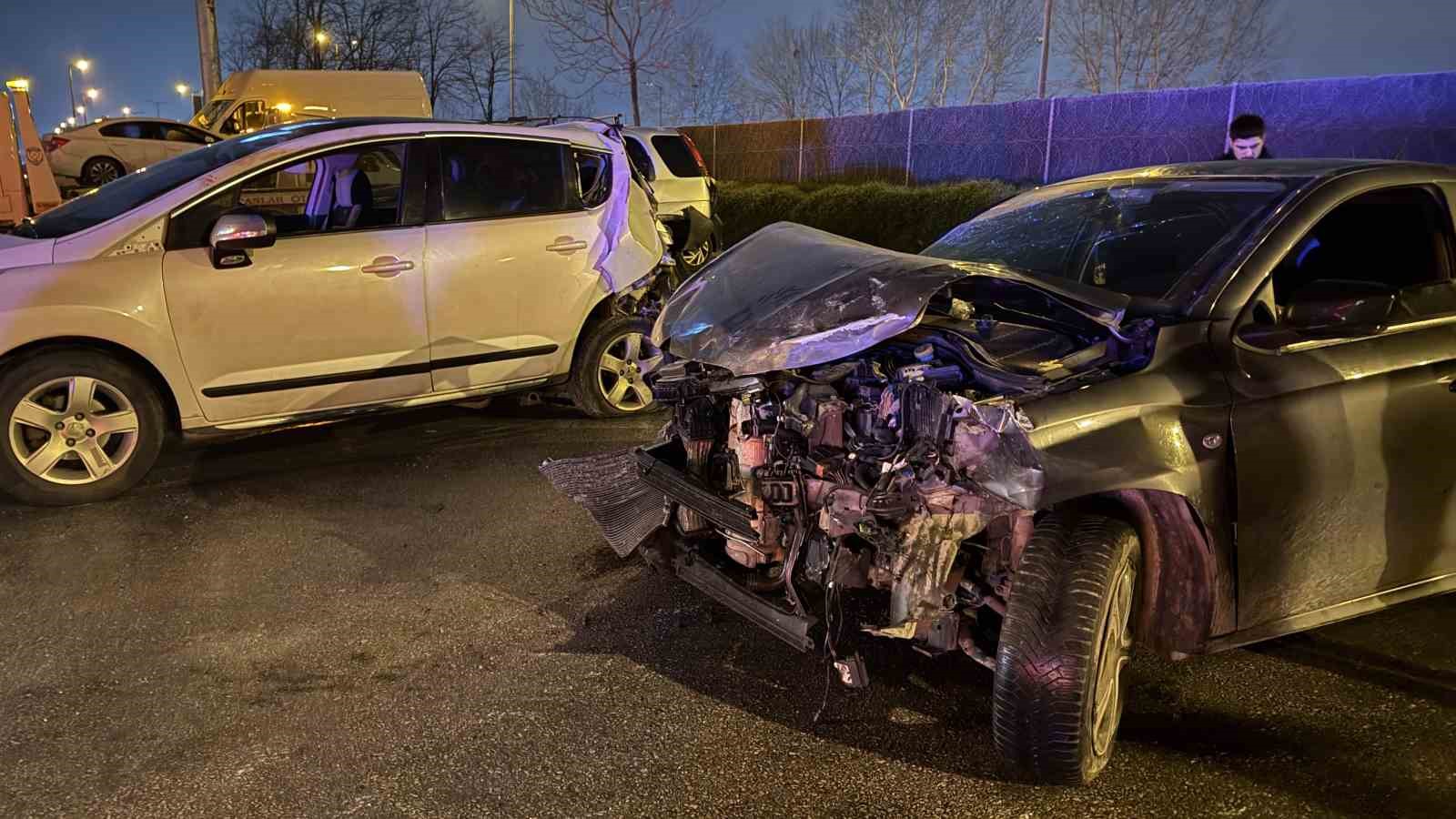 Otoyoldaki feci kazada tır sürücüsü yaşananları anlattı: "Gelen vurdu, giden vurdu"
