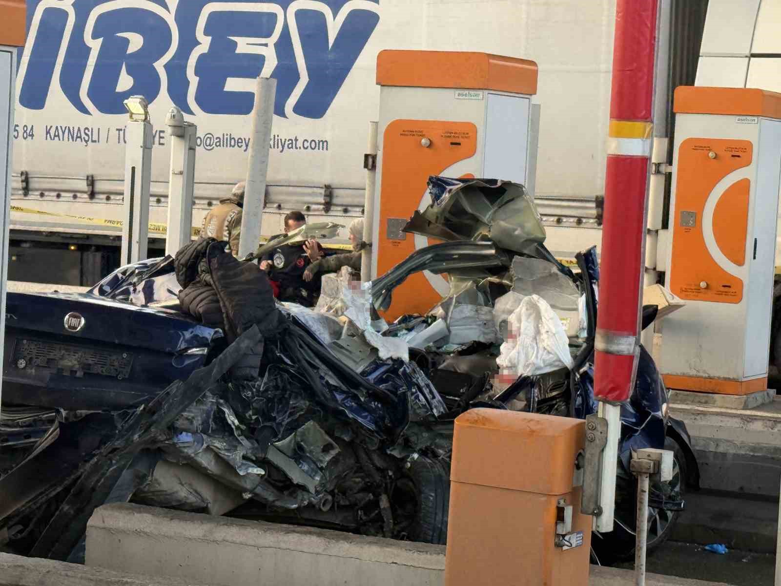 Otoyollardaki beton bloklar sürücülerin kabusu oldu
Otoyollardaki beton bloklar sürücülerin kabusu oldu
