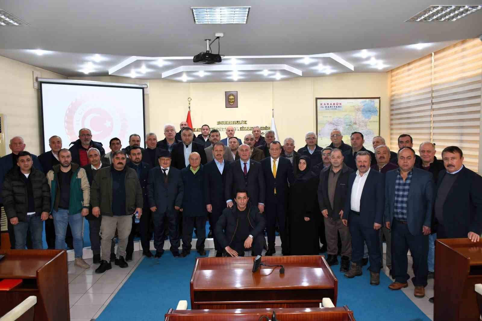 Ovacık muhtarları taleplerini İl Genel Meclisi’ne iletti
Ovacık muhtarları taleplerini İl Genel Meclisi’ne iletti