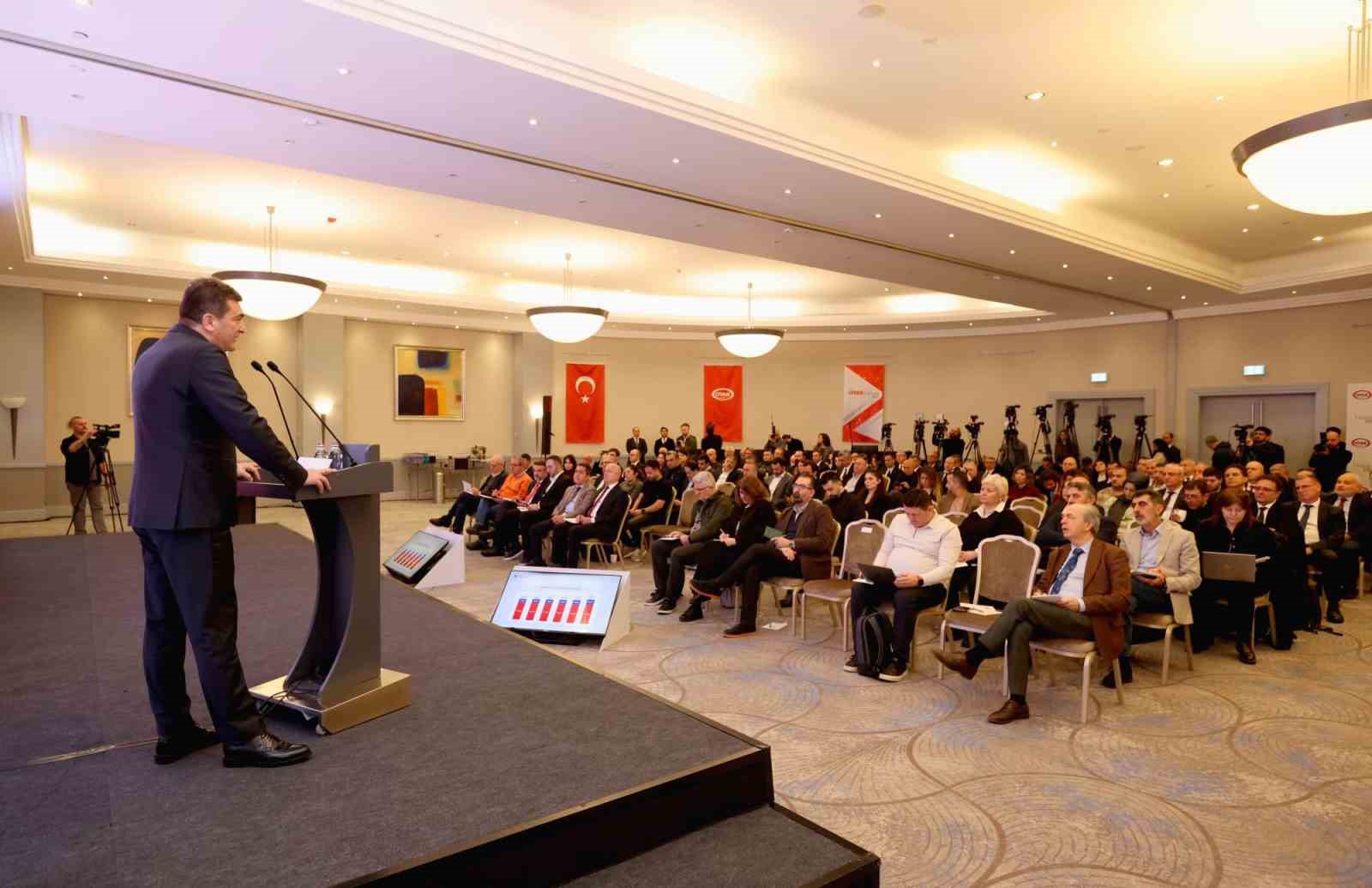 OYAK Genel Müdürü Murat Yalçıntaş şirketin gelecek dönemine ilişkin stratejik yol haritasını paylaştı
OYAK Genel Müdürü Murat Yalçıntaş şirketin gelecek dönemine ilişkin stratejik yol haritasını paylaştı