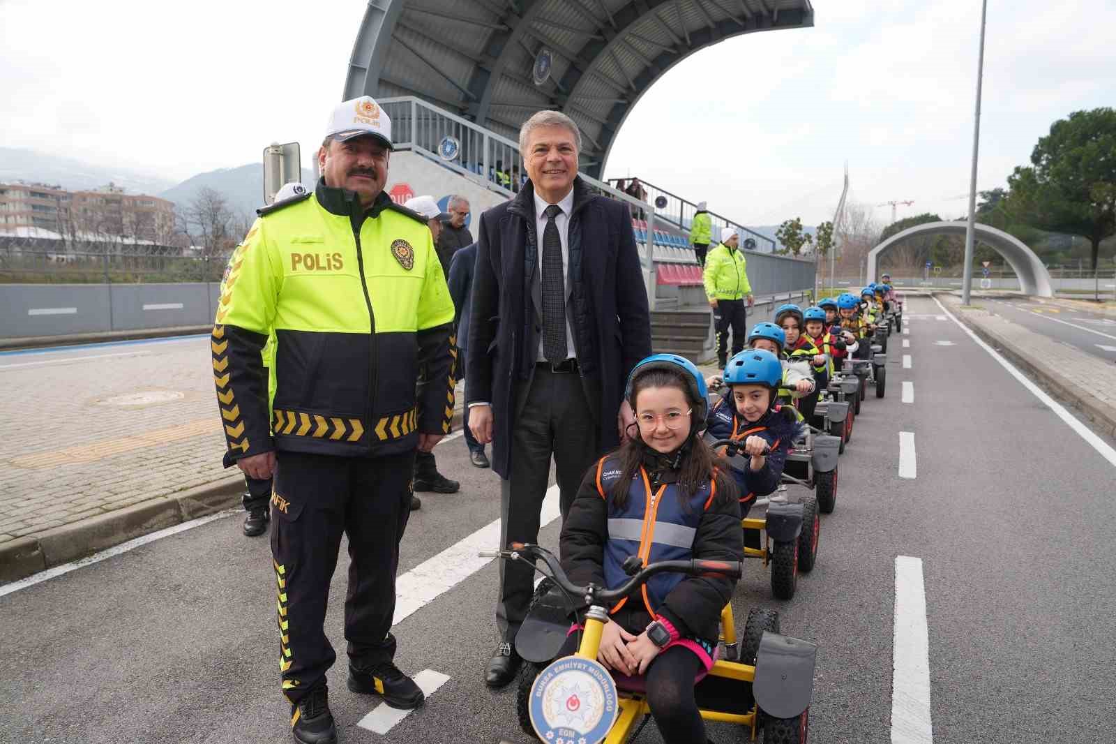 Oyak Renault’dan gelecek için güvenli adımlar projesi
