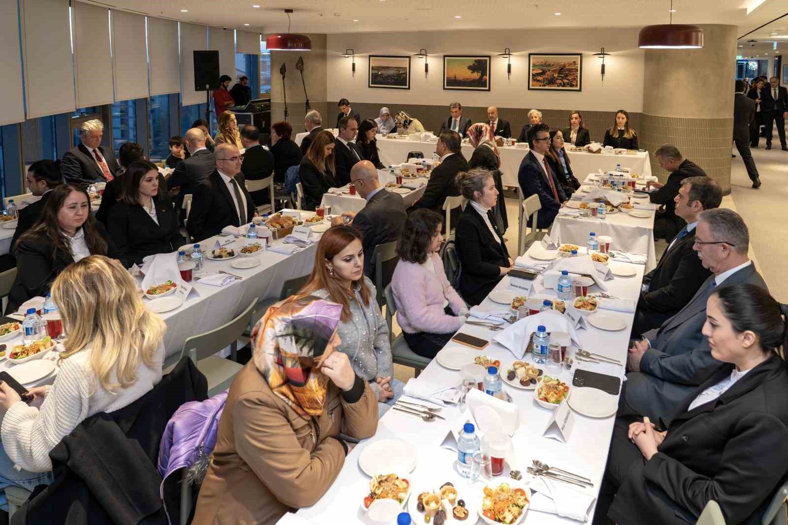 OYAK Yönetimi, şehit aileleriyle iftar sofrasında bir araya geldi
