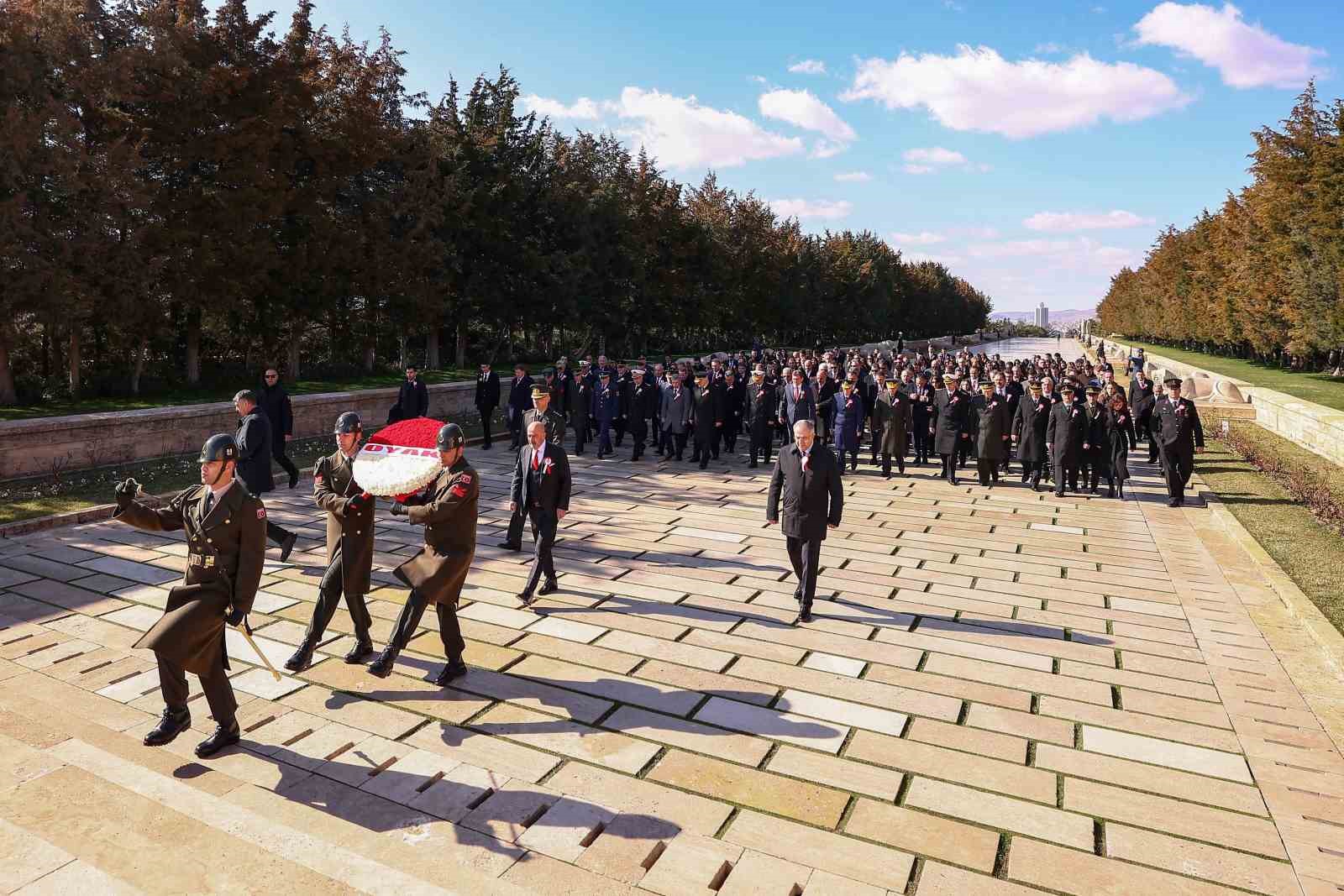 OYAK’tan 65’inci kuruluş yıl dönümünde Anıtkabir’e ziyaret
OYAK’tan 65’inci kuruluş yıl dönümünde Anıtkabir’e ziyaret