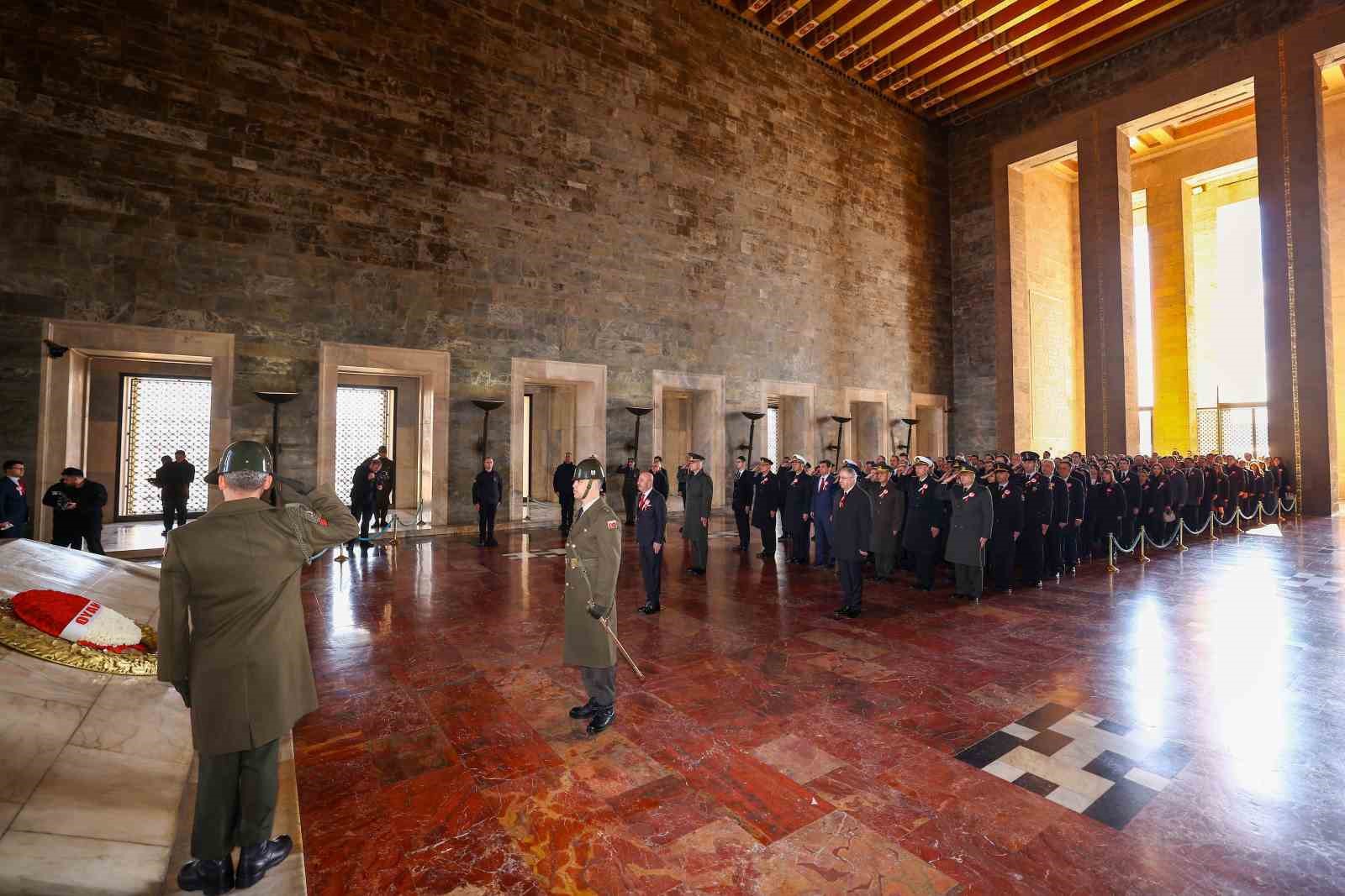 OYAK’tan 65’inci kuruluş yıl dönümünde Anıtkabir’e ziyaret
OYAK’tan 65’inci kuruluş yıl dönümünde Anıtkabir’e ziyaret