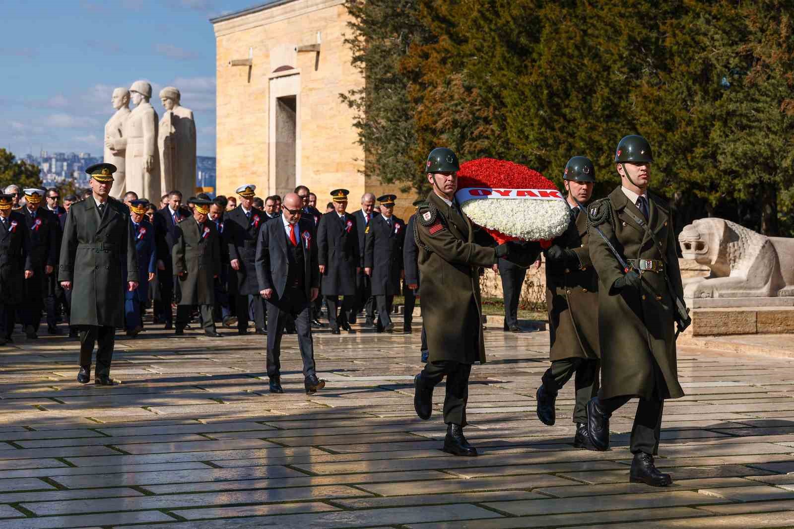 OYAK’tan 65’inci kuruluş yıl dönümünde Anıtkabir’e ziyaret
OYAK’tan 65’inci kuruluş yıl dönümünde Anıtkabir’e ziyaret