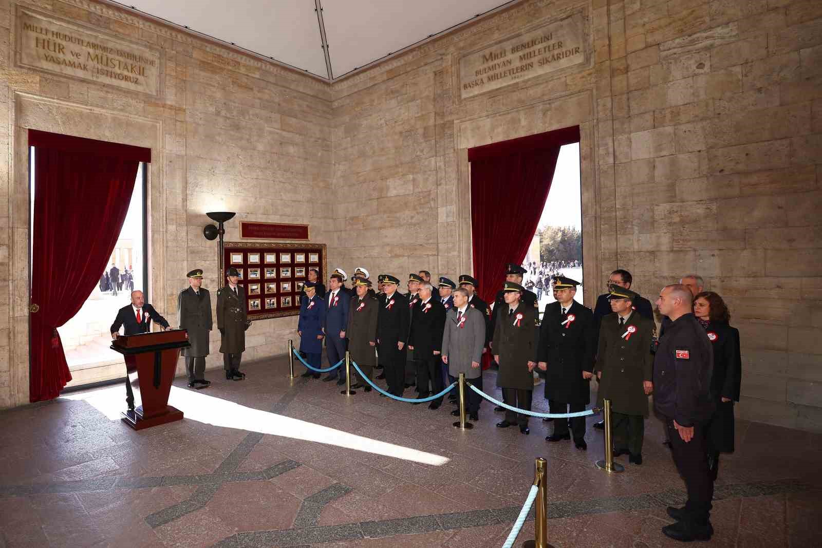 OYAK’tan 65’inci kuruluş yıl dönümünde Anıtkabir’e ziyaret
OYAK’tan 65’inci kuruluş yıl dönümünde Anıtkabir’e ziyaret