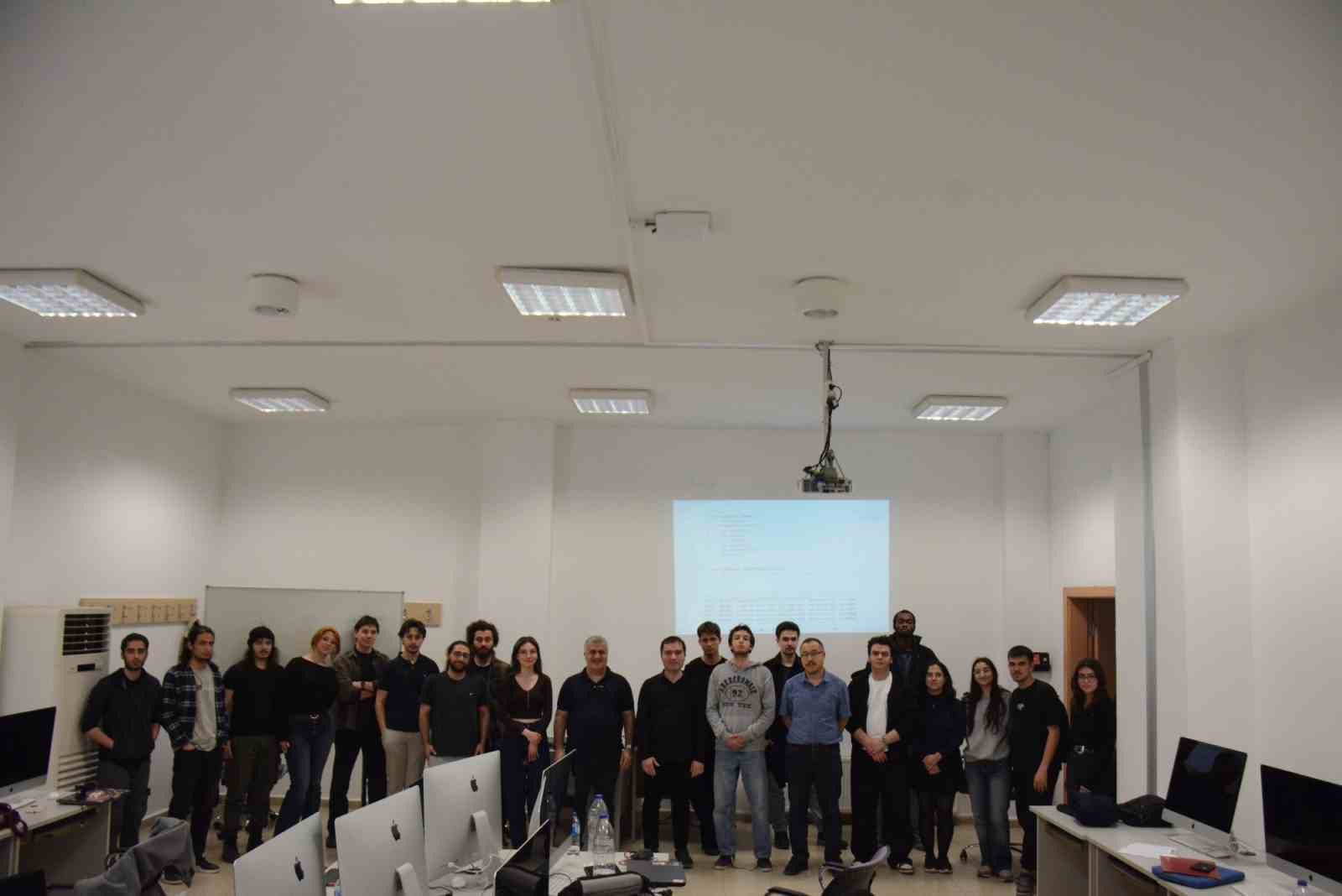 Oyun Dünyasının mutfağından akademik bakış: Noyan Culum gençlerle buluştu
Oyun Dünyasının mutfağından akademik bakış: Noyan Culum gençlerle buluştu