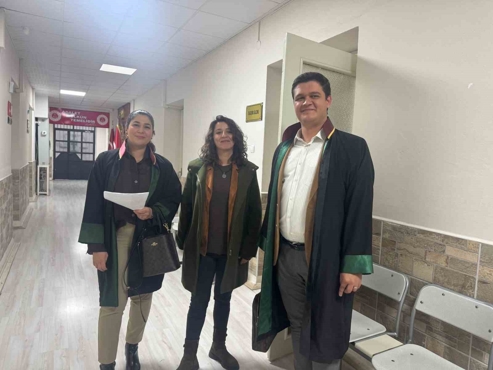 Oyuncu Metin Akpınar’ın biyolojik kızı Duygu Nebioğlu: "20 yıldır verdiğim mücadelede ne kadar haklı olduğumu bugün gördüm"
