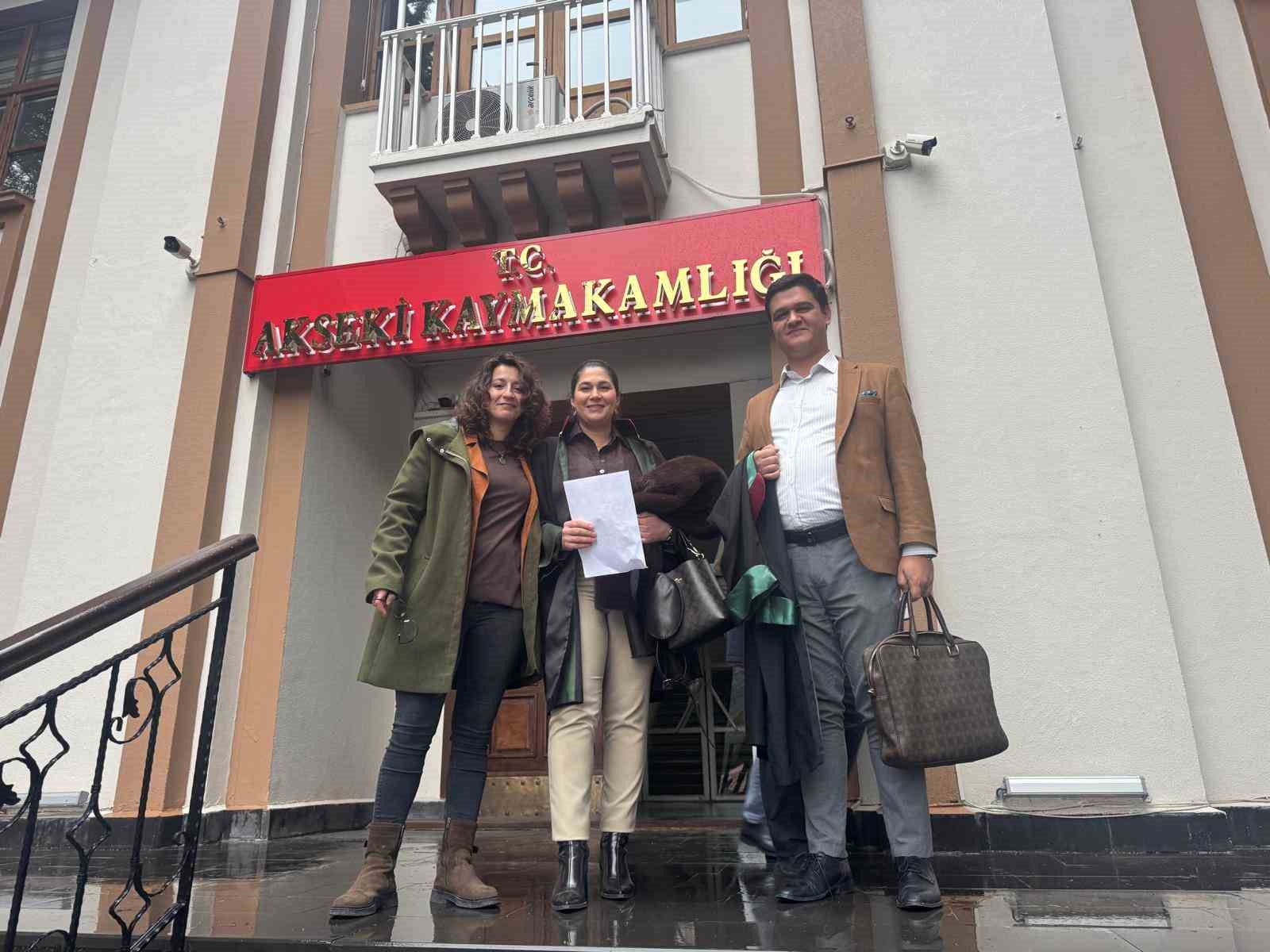 Oyuncu Metin Akpınar’ın biyolojik kızı Duygu Nebioğlu: "20 yıldır verdiğim mücadelede ne kadar haklı olduğumu bugün gördüm"
