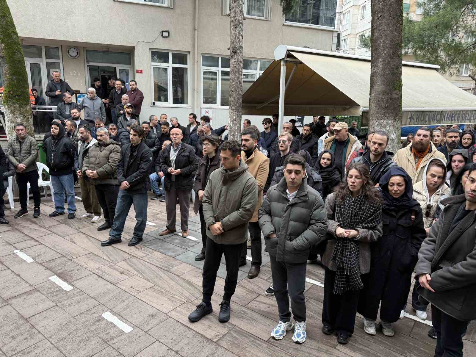 Oyuncu Ramazan Tetik son yolculuğuna uğurlandı
