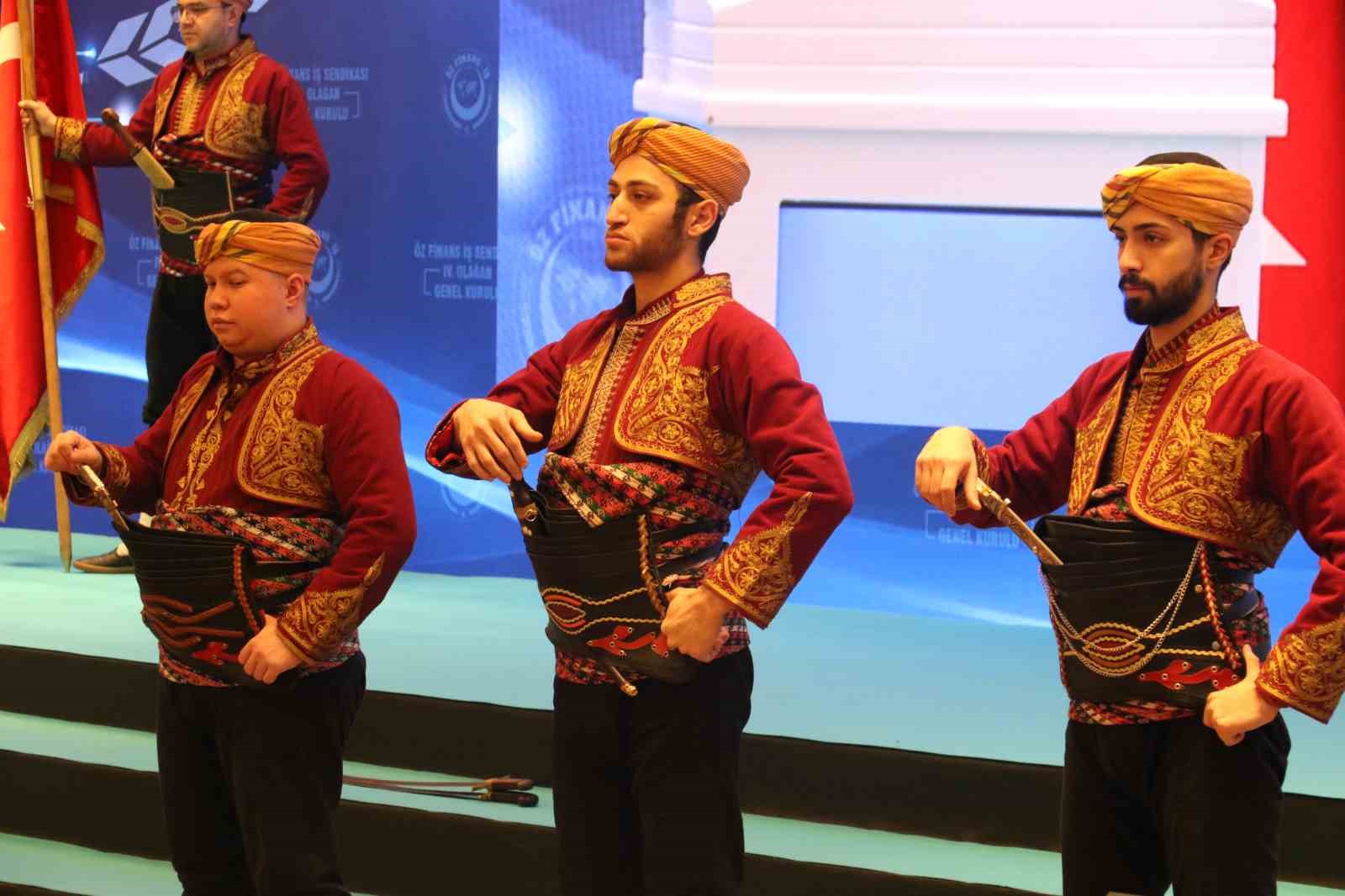 Öz Finans-İş Sendikası Başkanı Eroğlu: "153 arkadaşımızın kendi imkanlarıyla sıfır sermaye olarak bu işe başladık"
Öz Finans-İş Sendikası Başkanı Eroğlu: "153 arkadaşımızın kendi imkanlarıyla sıfır sermaye olarak bu işe başladık"