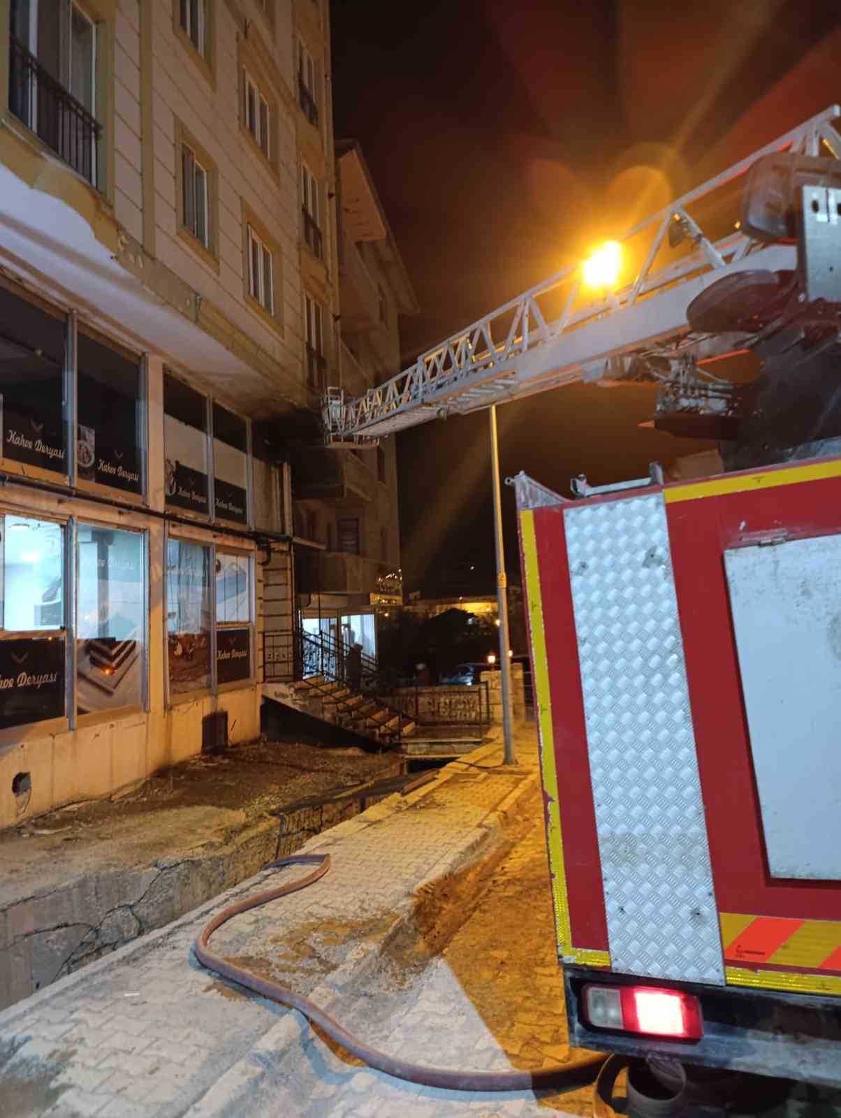 Özalp’ta iş yeri yangını
