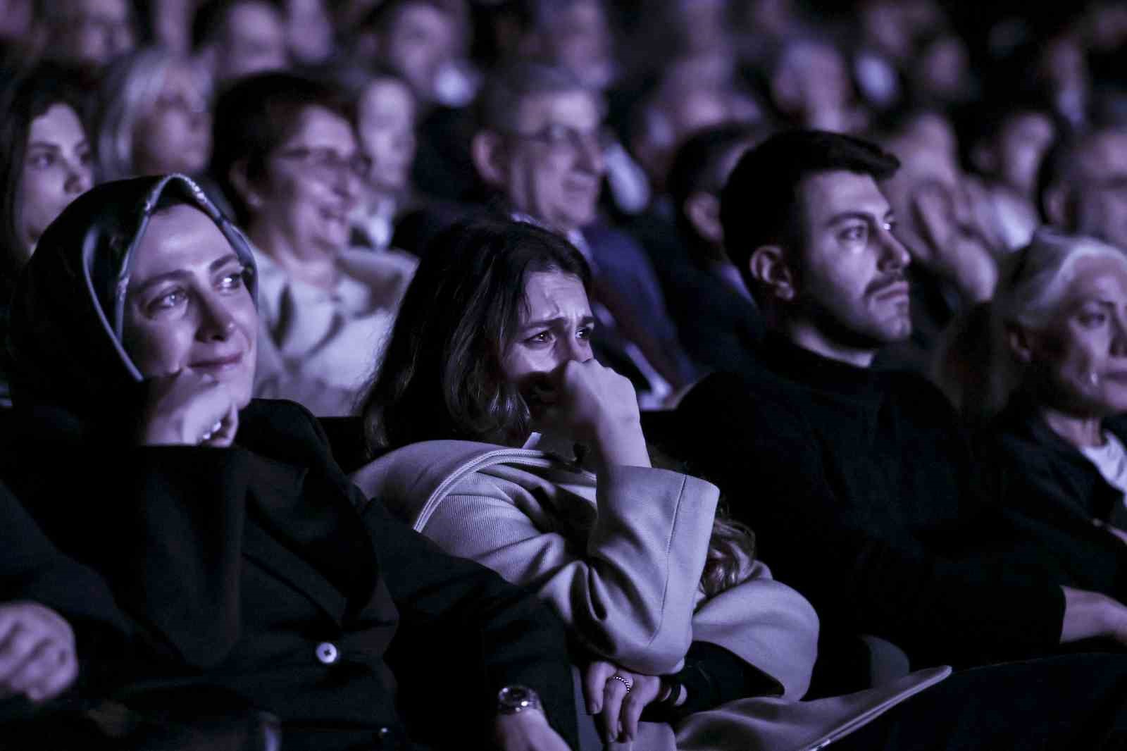 Özdemir Bayraktar’ın yaşam öyküsü belgesel oldu

