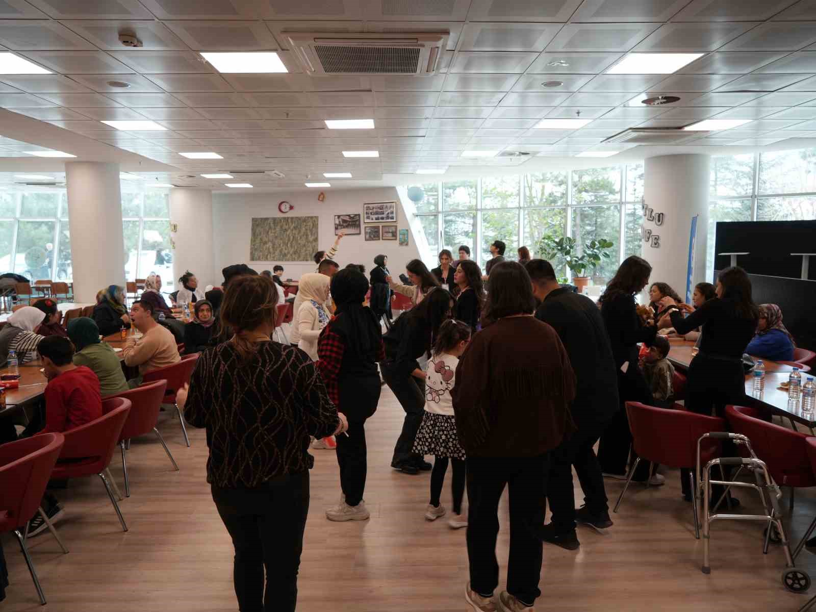 Özel bireyler kendileri için düzenlenen etkinlikte doyasıya eğlendi
