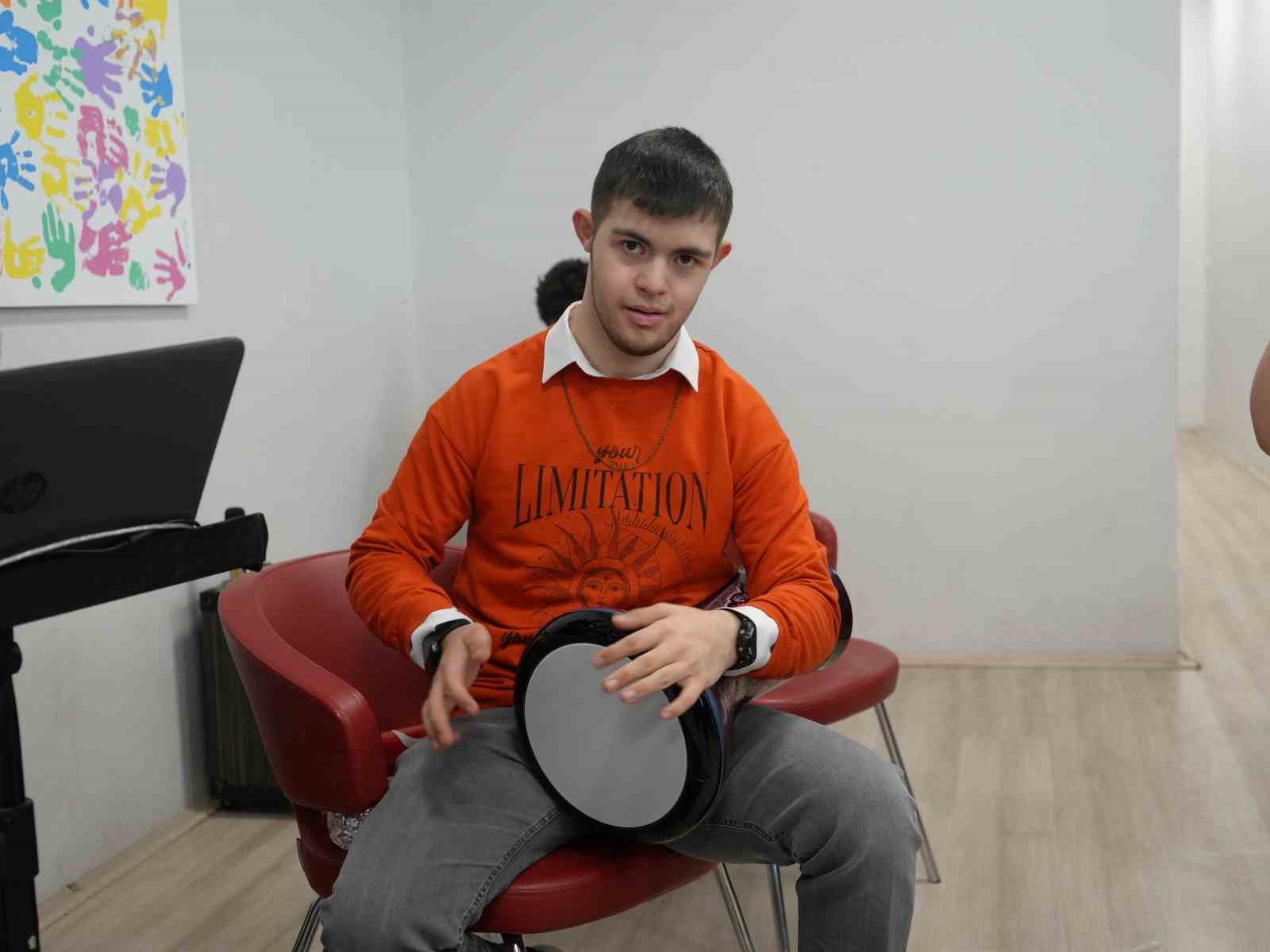 Özel bireyler kendileri için düzenlenen etkinlikte doyasıya eğlendi
