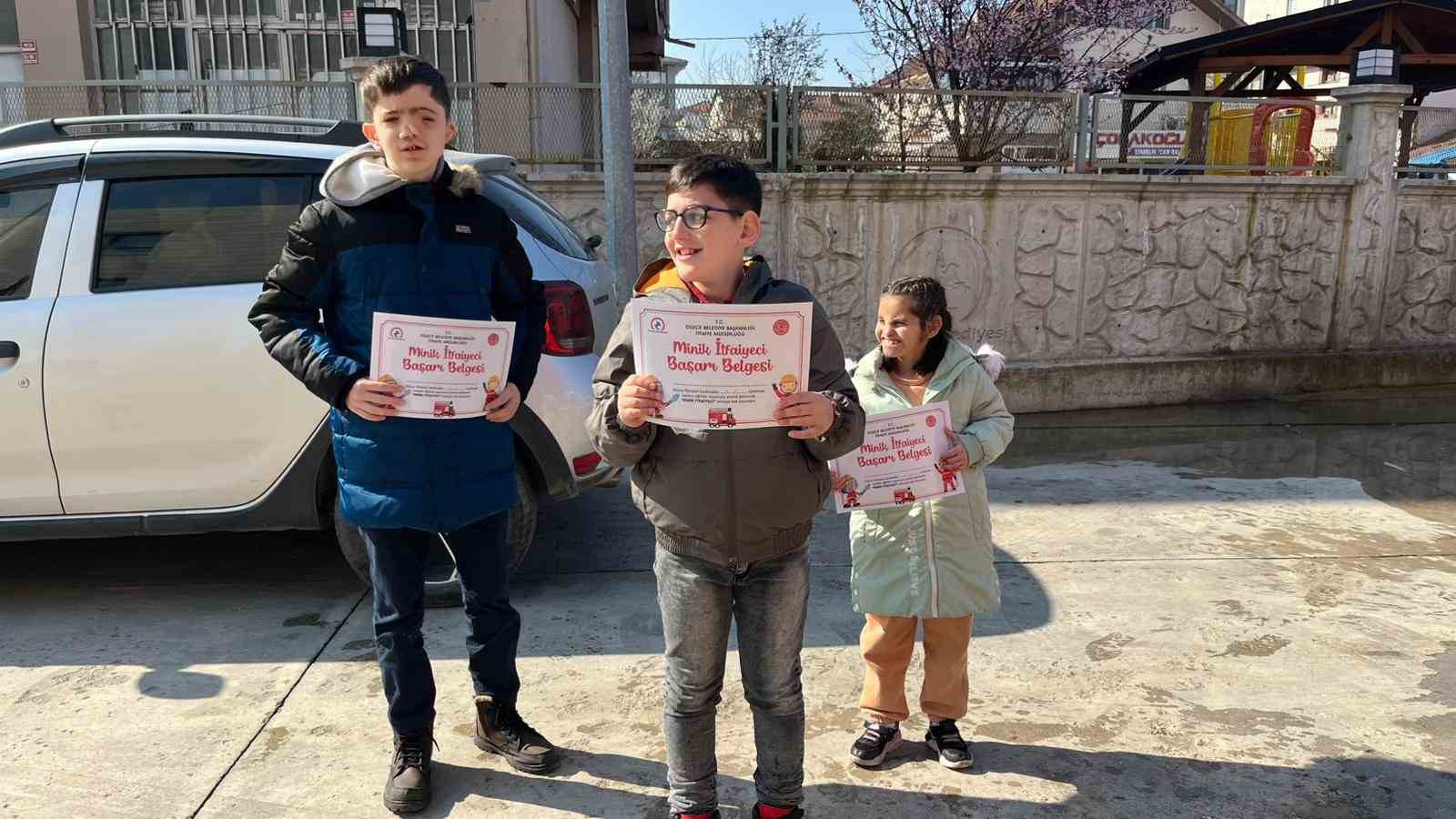 Özel çocukların itfaiyeci olma hayali gerçeğe dönüştü

