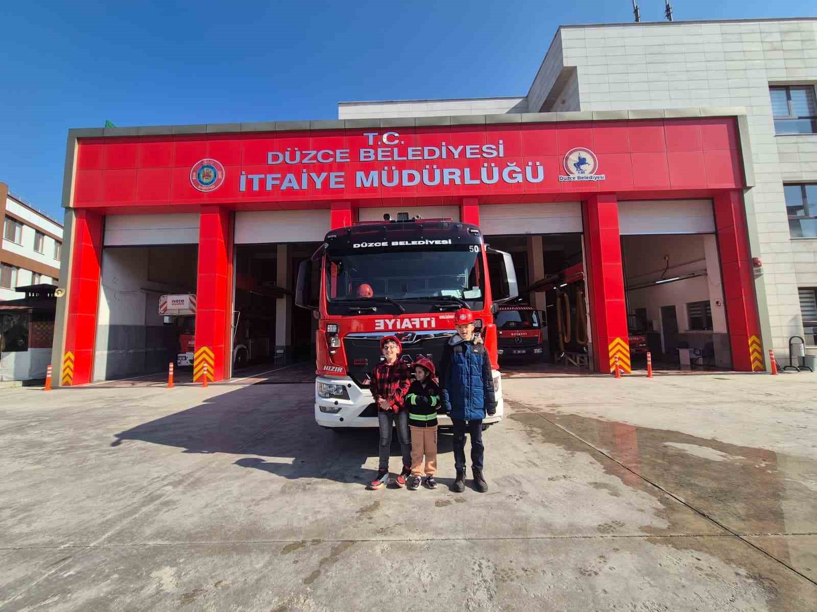 Özel çocukların itfaiyeci olma hayali gerçeğe dönüştü
