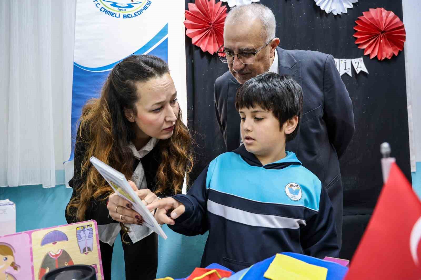 Özel eğitim öğrencilerine malzeme desteği
Özel eğitim öğrencilerine malzeme desteği