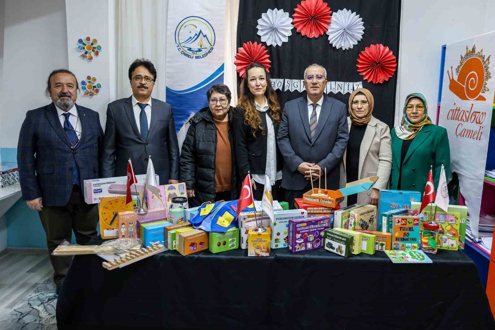 Özel eğitim öğrencilerine malzeme desteği
Özel eğitim öğrencilerine malzeme desteği