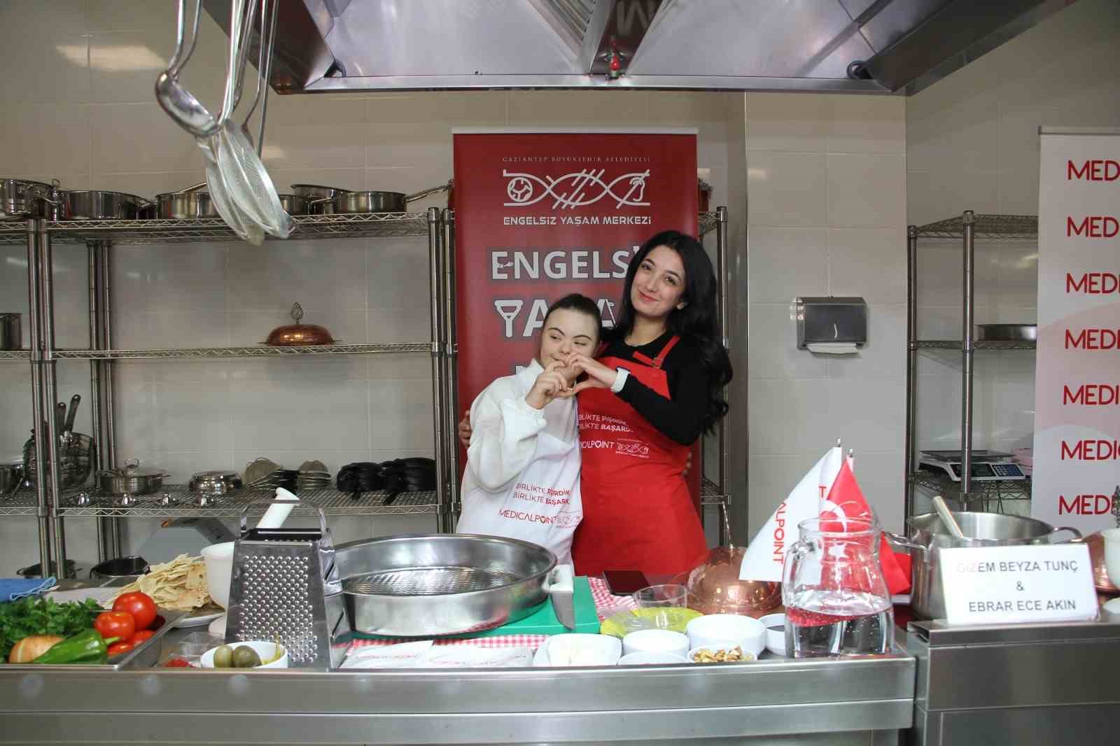 Özel öğrenciler "Birlikte pişirdik, birlikte başardık"  etikliğinde buluştu
