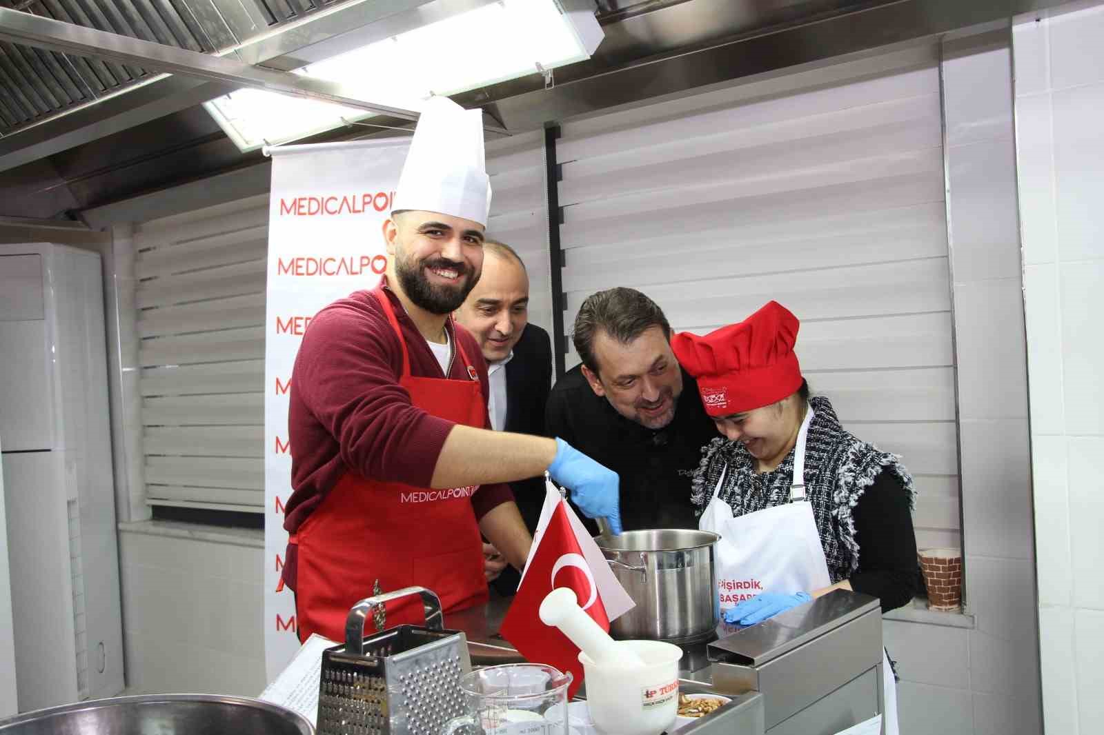 Özel öğrenciler "Birlikte pişirdik, birlikte başardık"  etikliğinde buluştu
