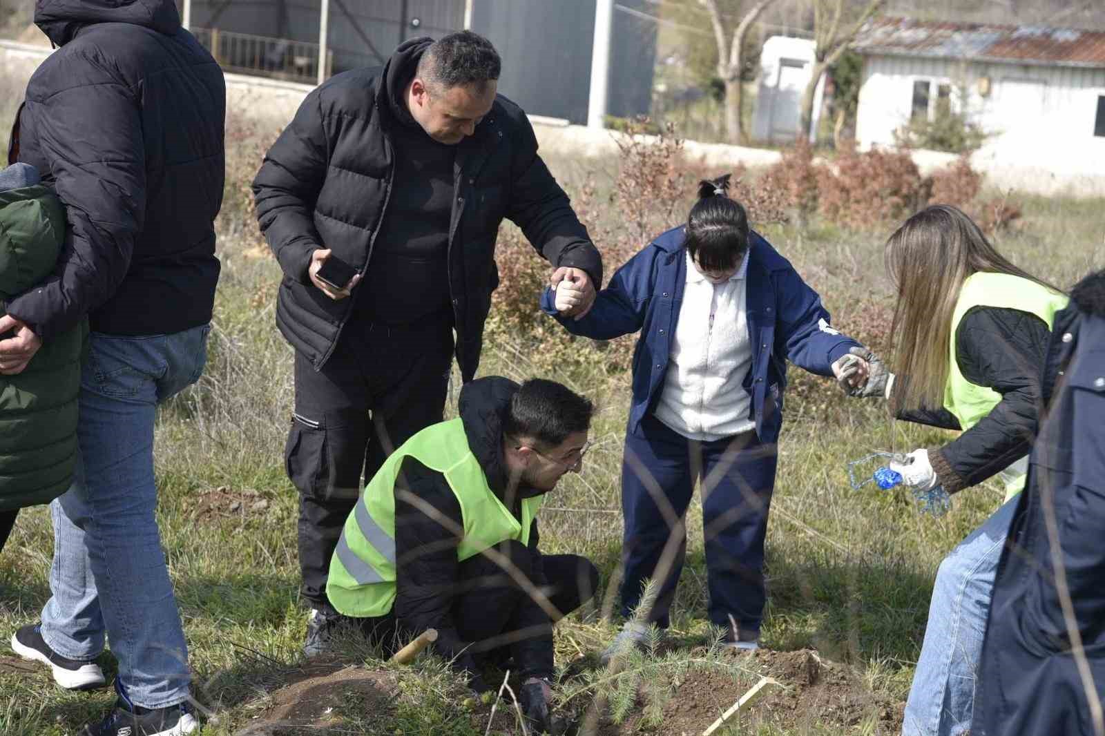 Özel öğrenciler için hatıra ormanı
