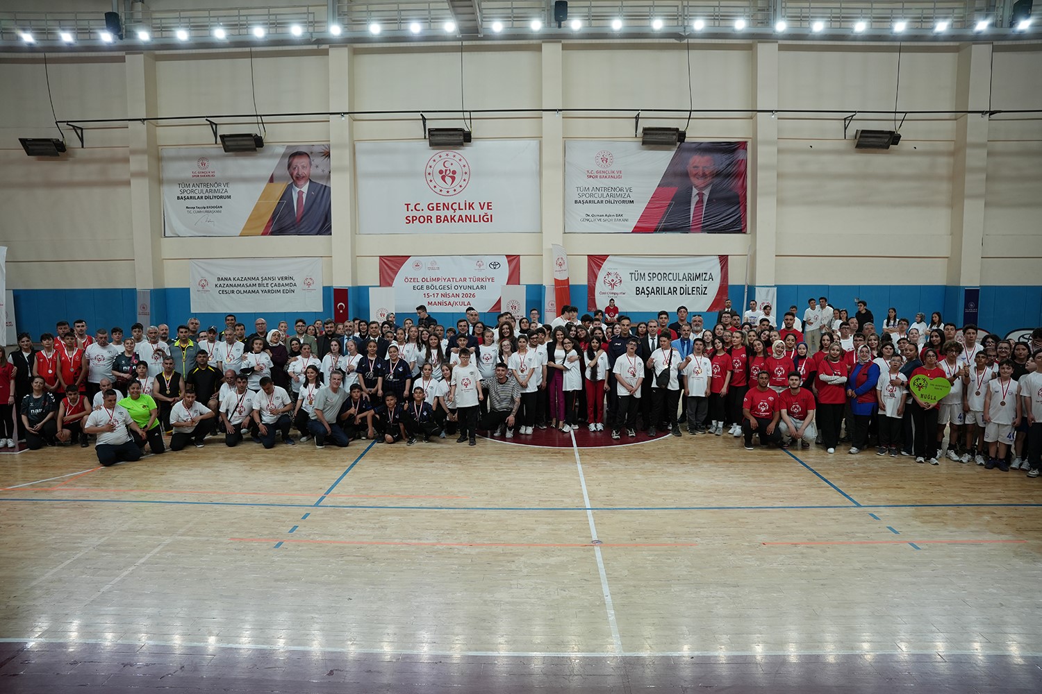 Özel sporcuların büyük buluşması tamamlandı
Özel sporcuların büyük buluşması tamamlandı