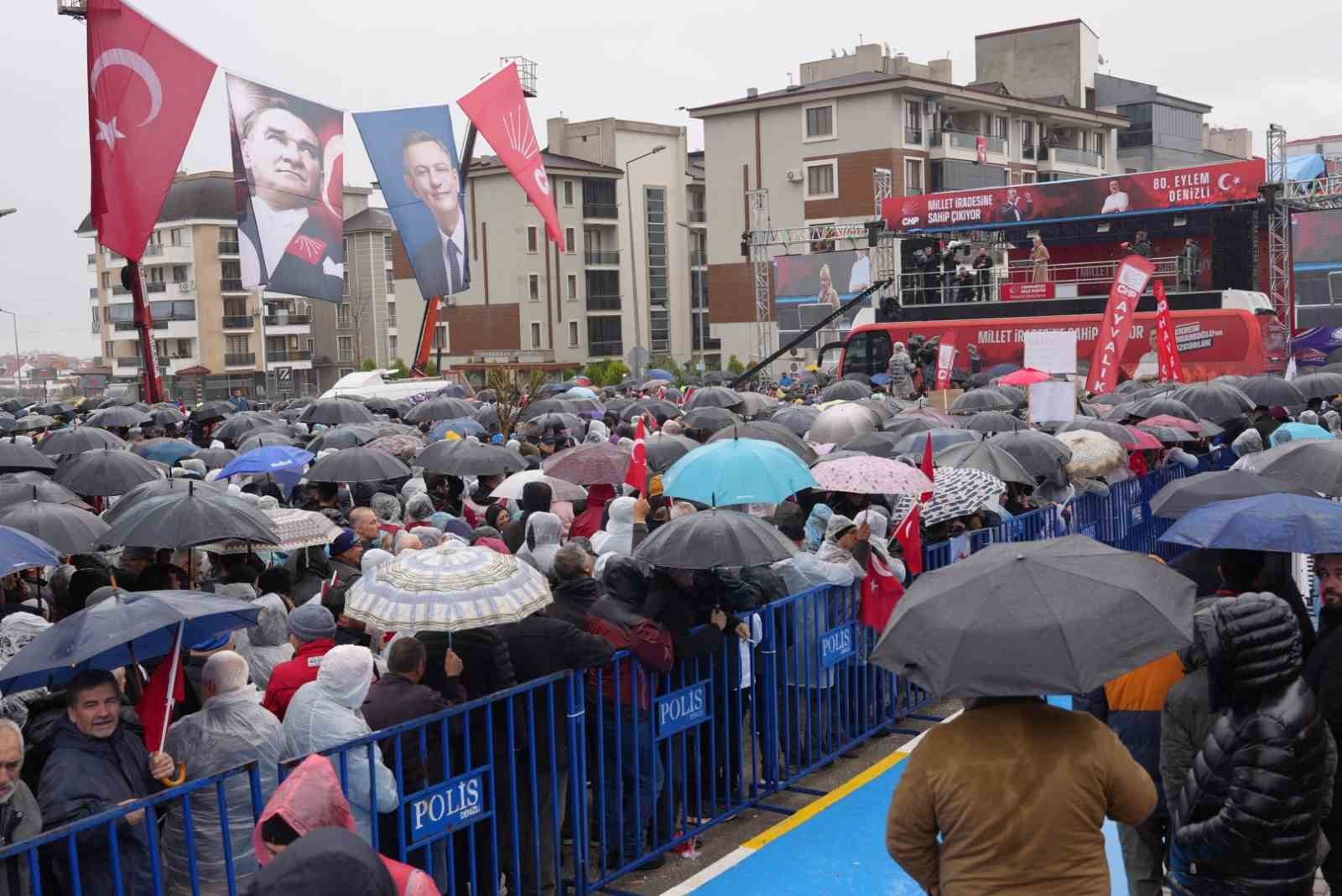 Özgür Özel, Denizli’de partilileriyle buluşuyor
