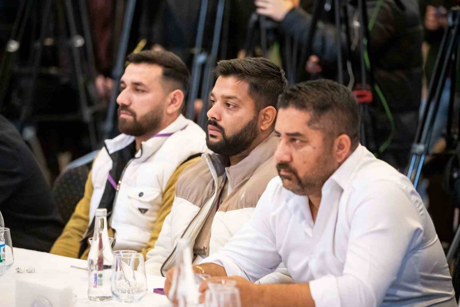 Özgür Özel’den Romanlara mecliste temsil ve bütçe sözü
