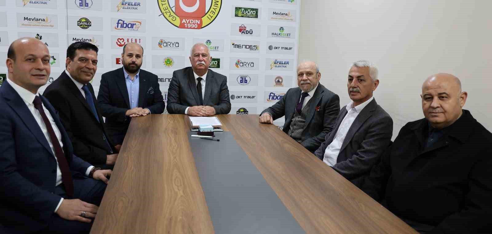 Özmeriç; Esnaf ve sanatkara faydalı olmak için yola çıktı
Özmeriç; Esnaf ve sanatkara faydalı olmak için yola çıktı