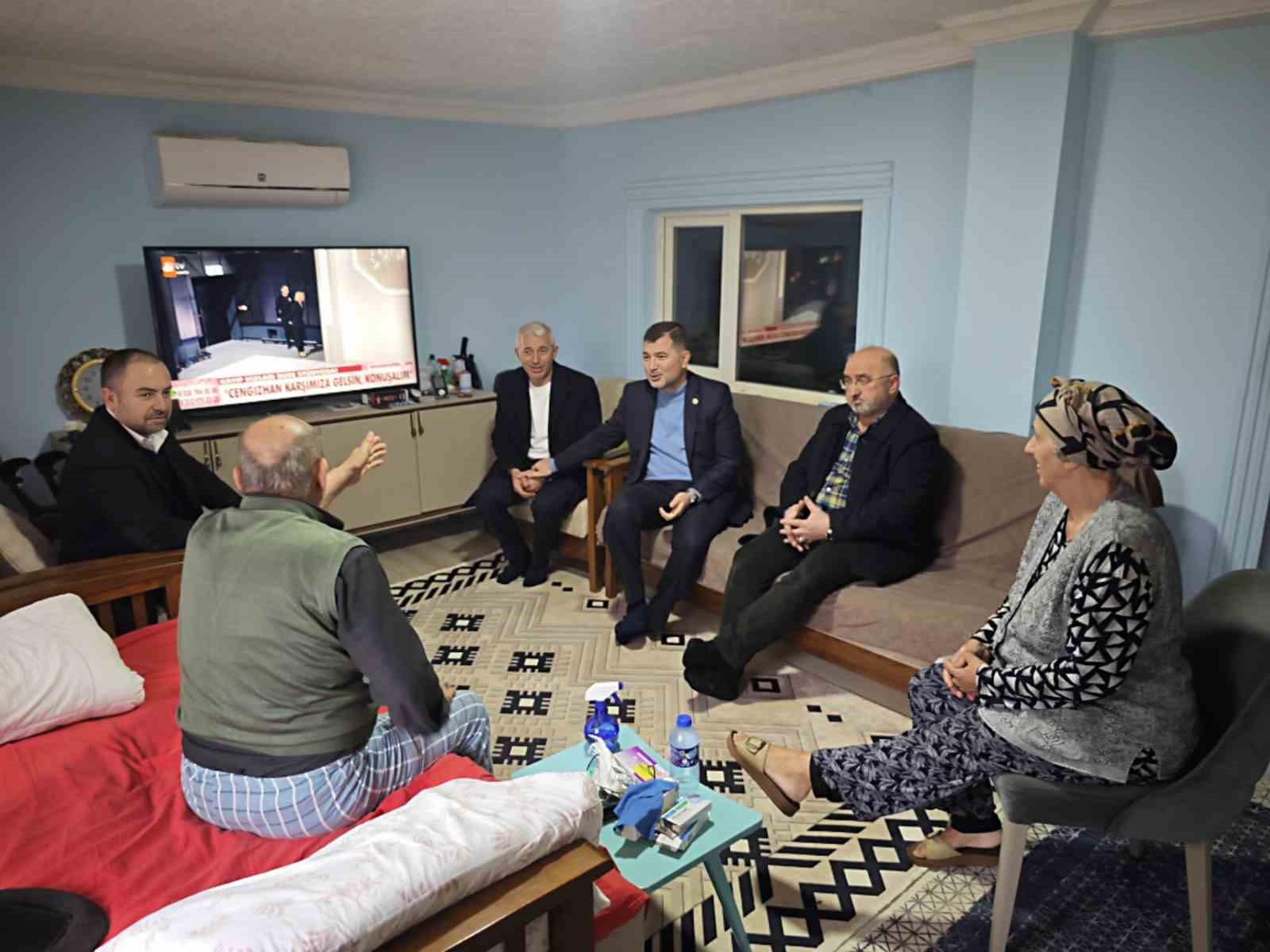 Öztürk’ten hastalara moral ve destek
