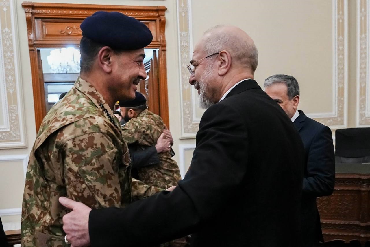 Pakistan Genelkurmay Başkanı Munir, Galibaf ile görüştü
