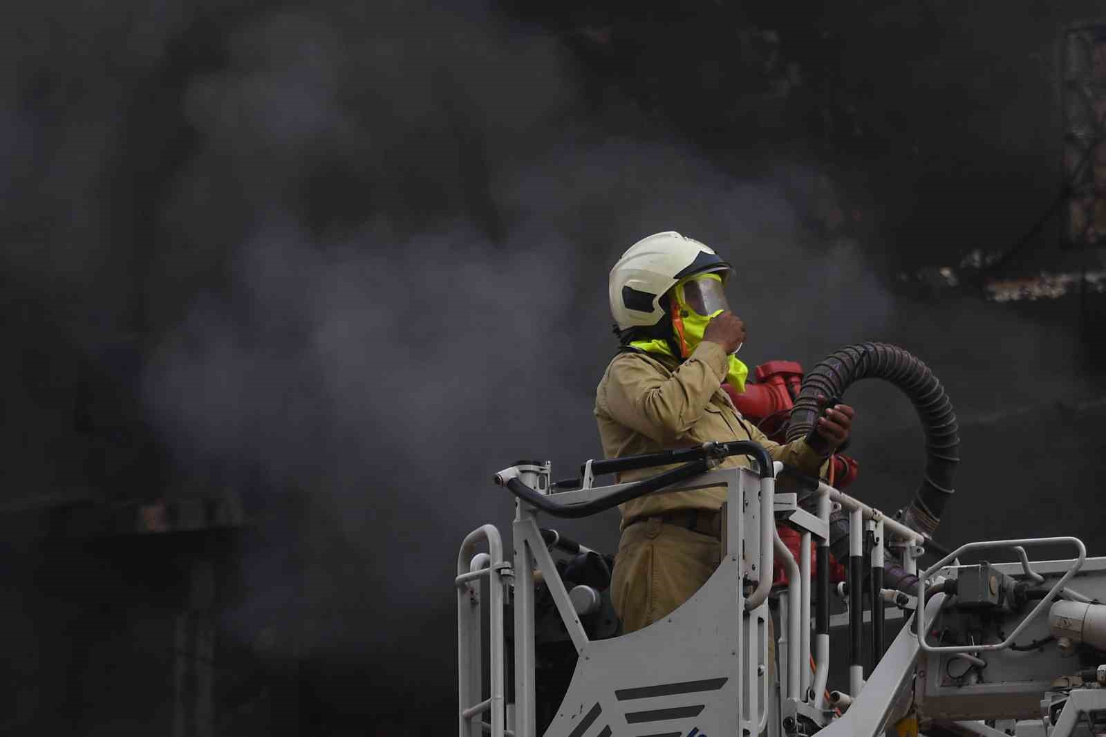 Pakistan’daki AVM yangınında can kaybı 14’e yükseldi, 70’ten fazla kişi kayıp
