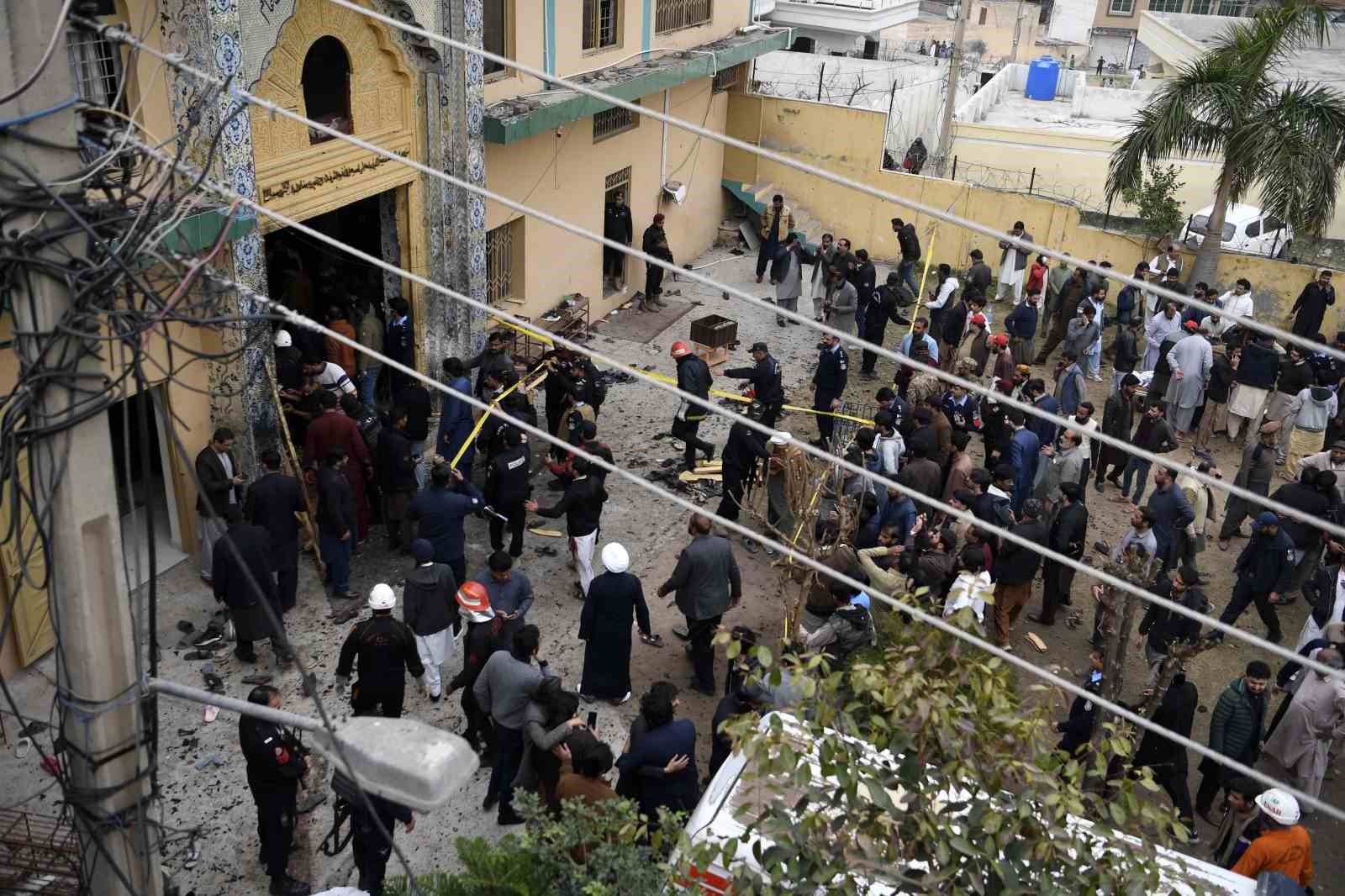 Pakistan’daki cami saldırısında can kaybı 35’e yükseldi
