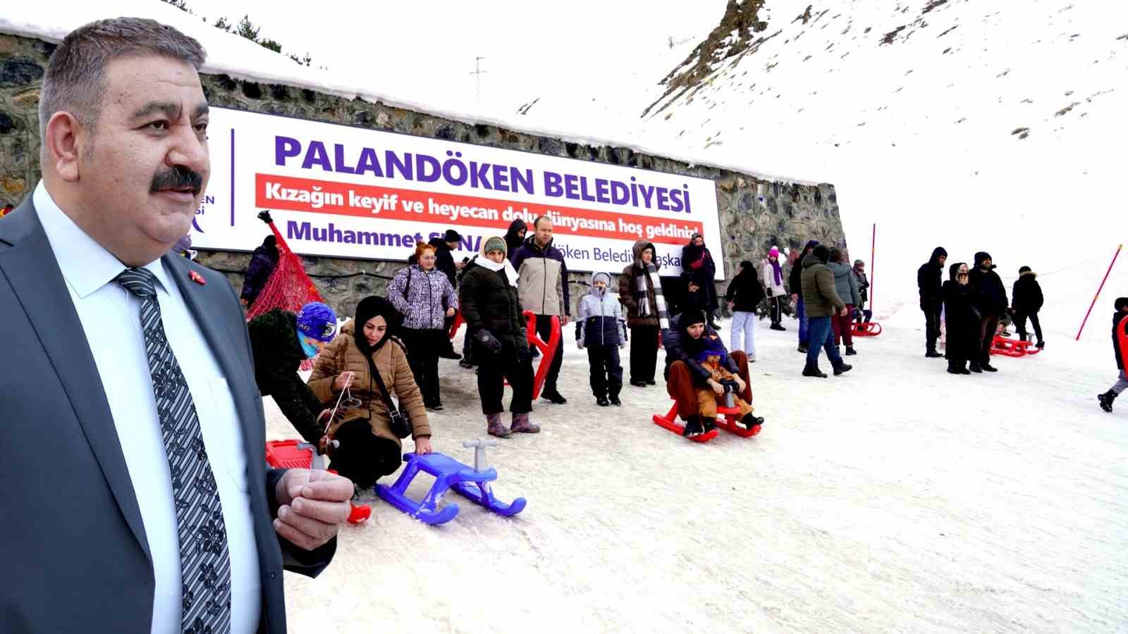 Palandöken Belediyesi’nden renk katan kızak keyfi
Palandöken Belediyesi’nden renk katan kızak keyfi