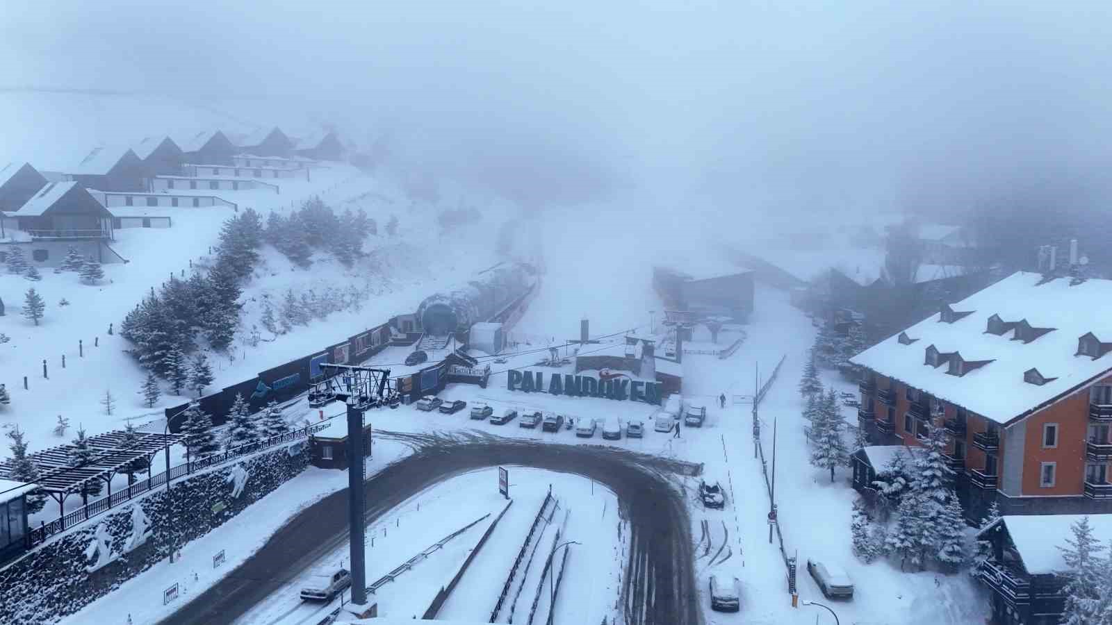 Palandöken’de kar kalınlığı 210 santimetreye ulaştı
